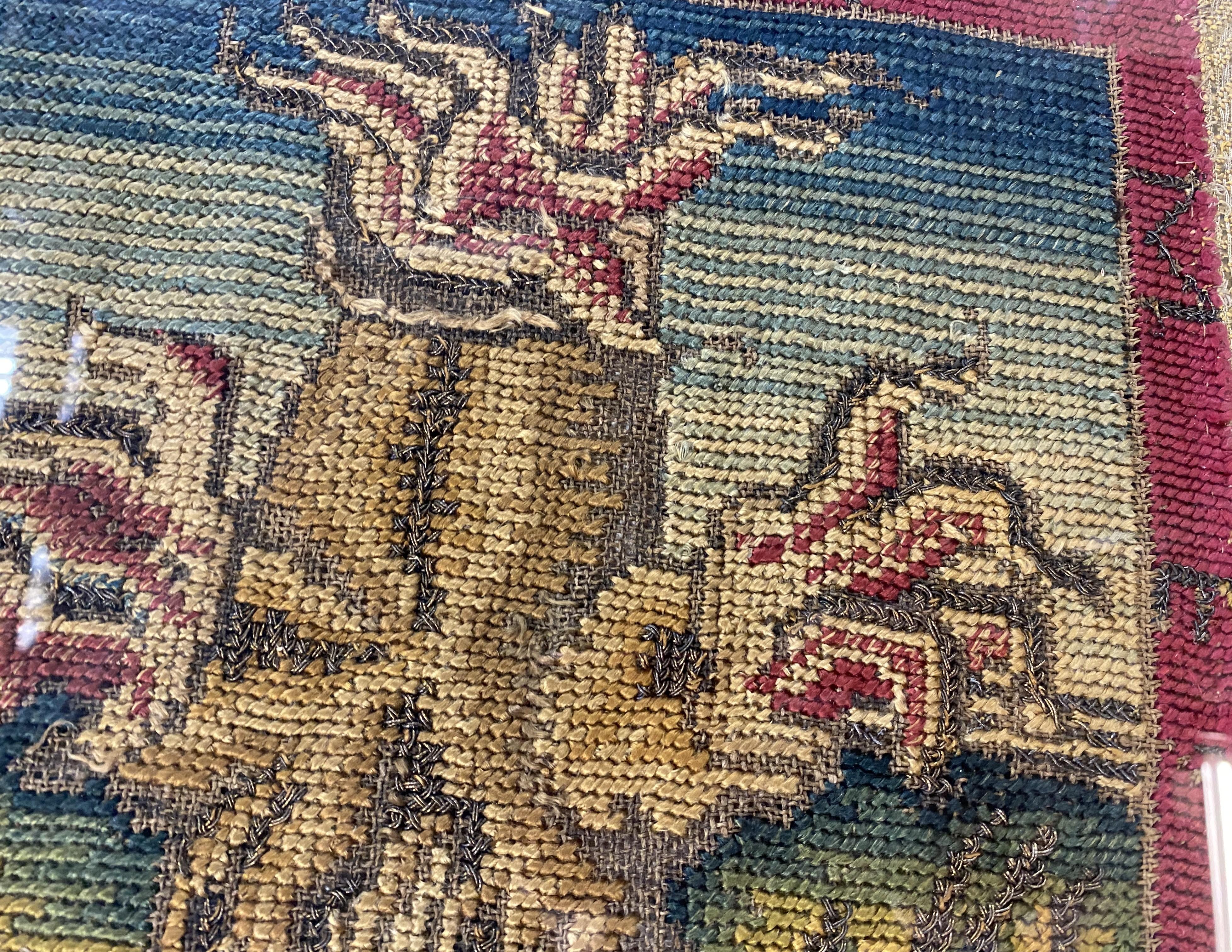 Tres paneles de punto de tienda ingleses/escoceses en marco de madera dorada hacia 1570 en venta 1