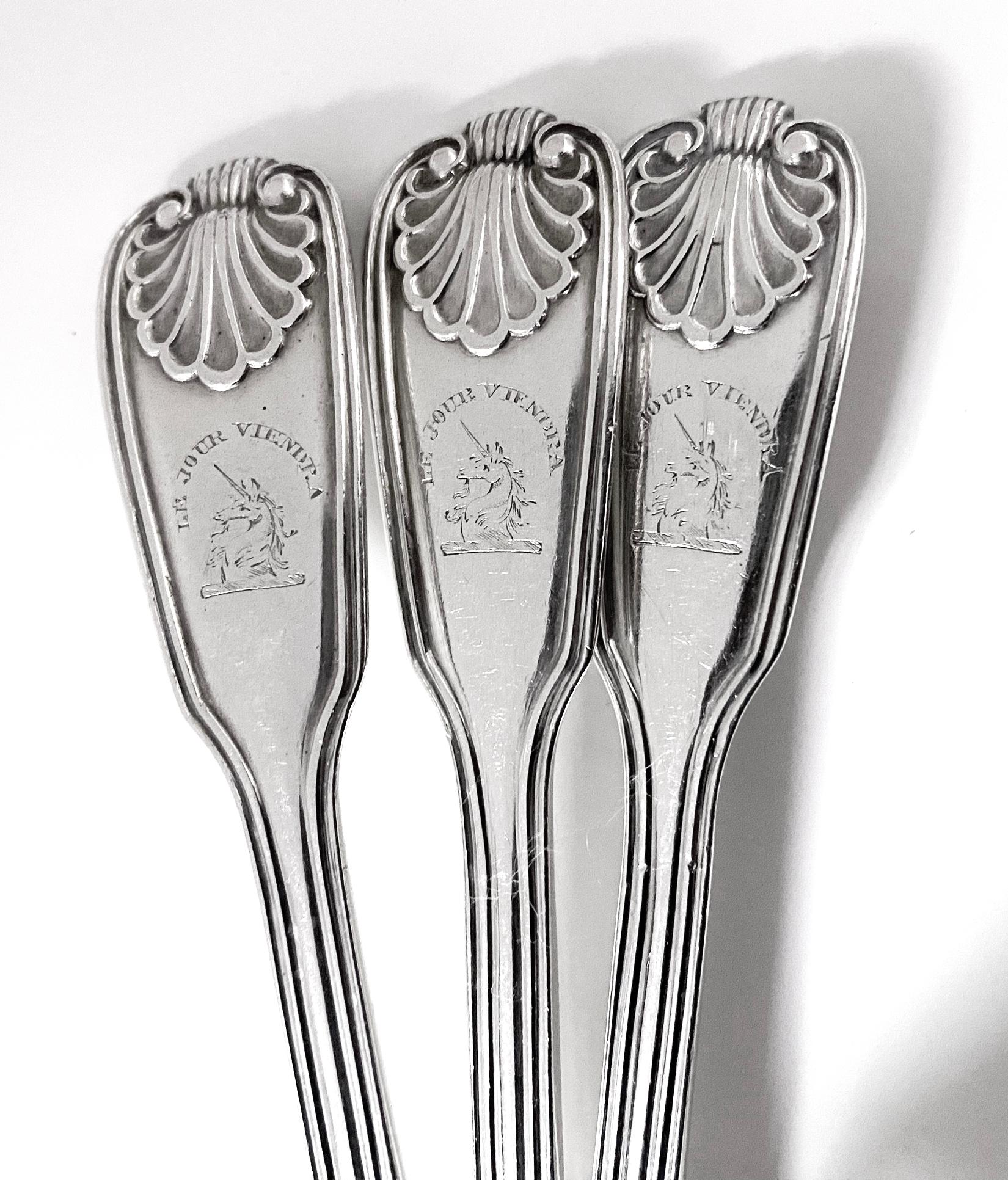 19th Century Three Fiddle Thread Shell large Teaspoons London 1836 Mary Chawner For Sale