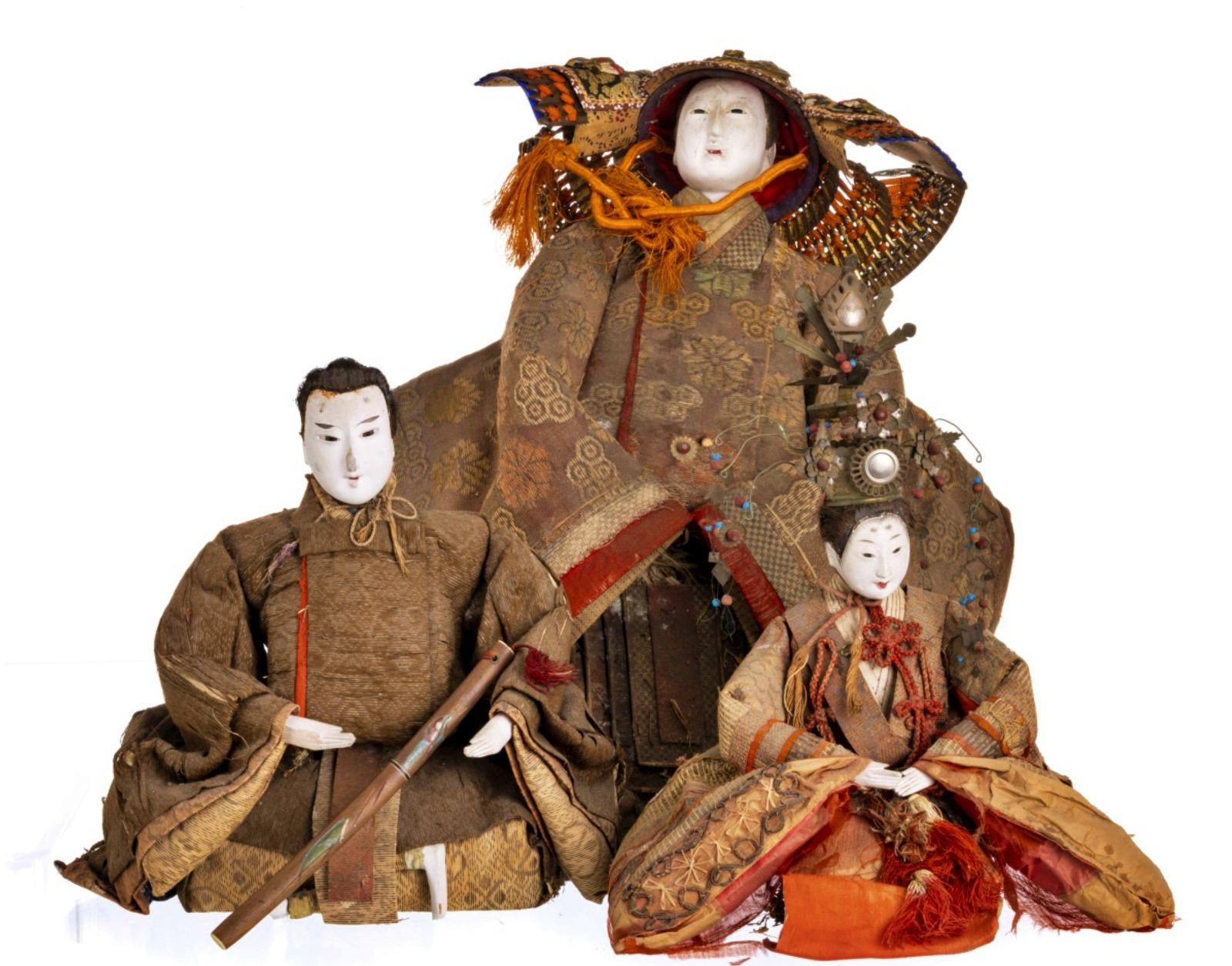 DREI FIGUREN HINA MATSURI  Japanisch, Meiji-Periode (1868-1912) im Zustand „Gut“ im Angebot in Madrid, ES