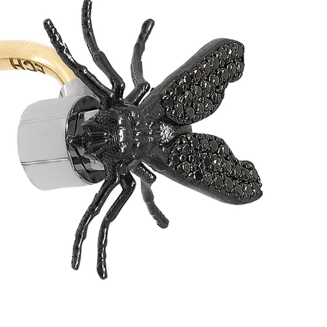 Three-Finger Cocktail Ring with Flies Full pavé white & black Diamonds For Sale 4
