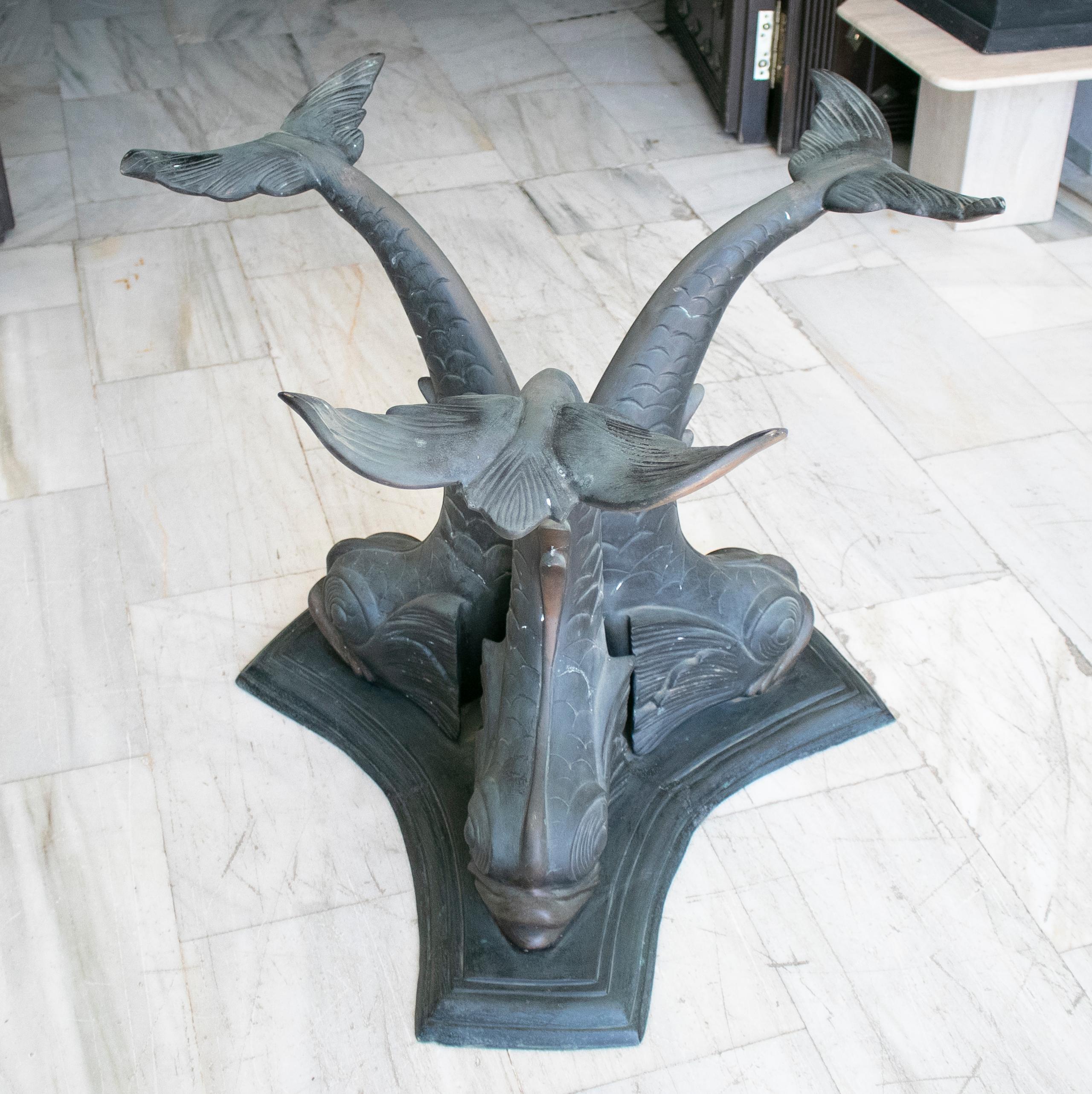 Three fish bronze table base ideal for glass top.