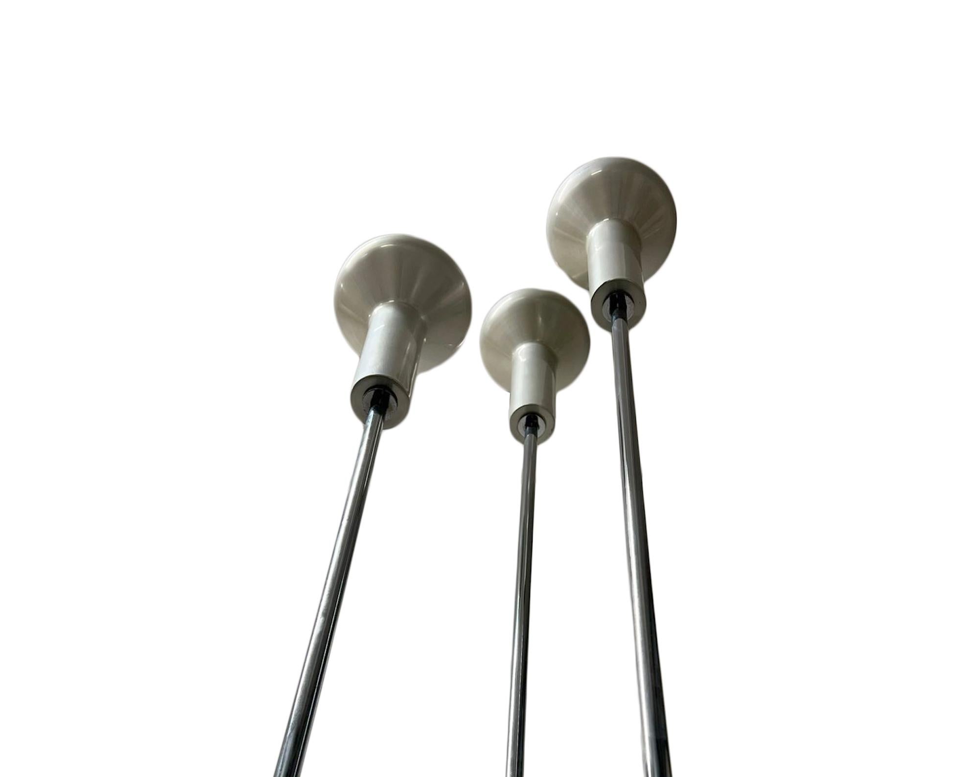 Trois lampadaires Modèle 1073/3 de Gino Sarfatti pour Arteluce, Italie, 1956 en vente 3