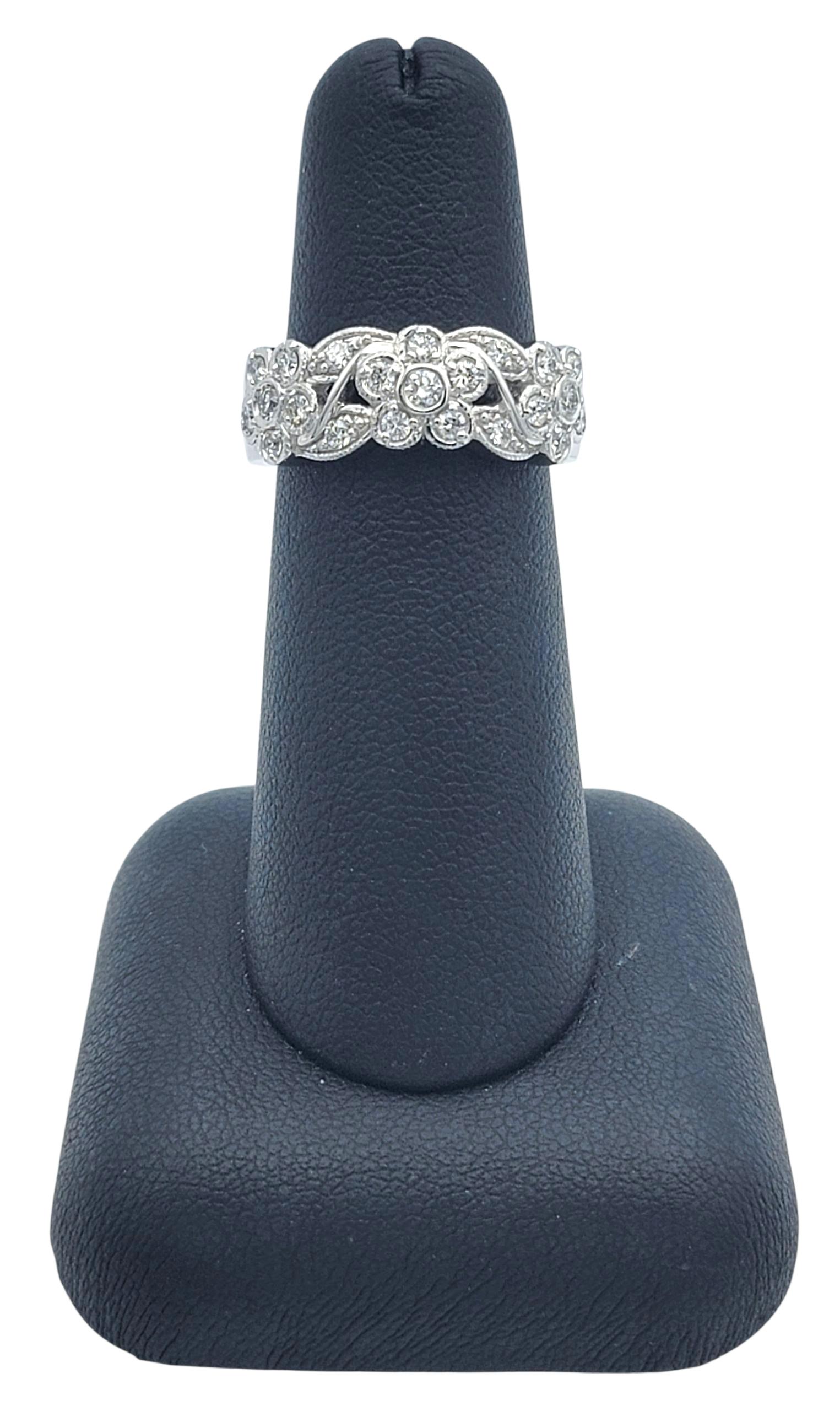 Three Flower Motif Round Brilliant Diamond Band Ring in 14 Karat White Gold en vente 5