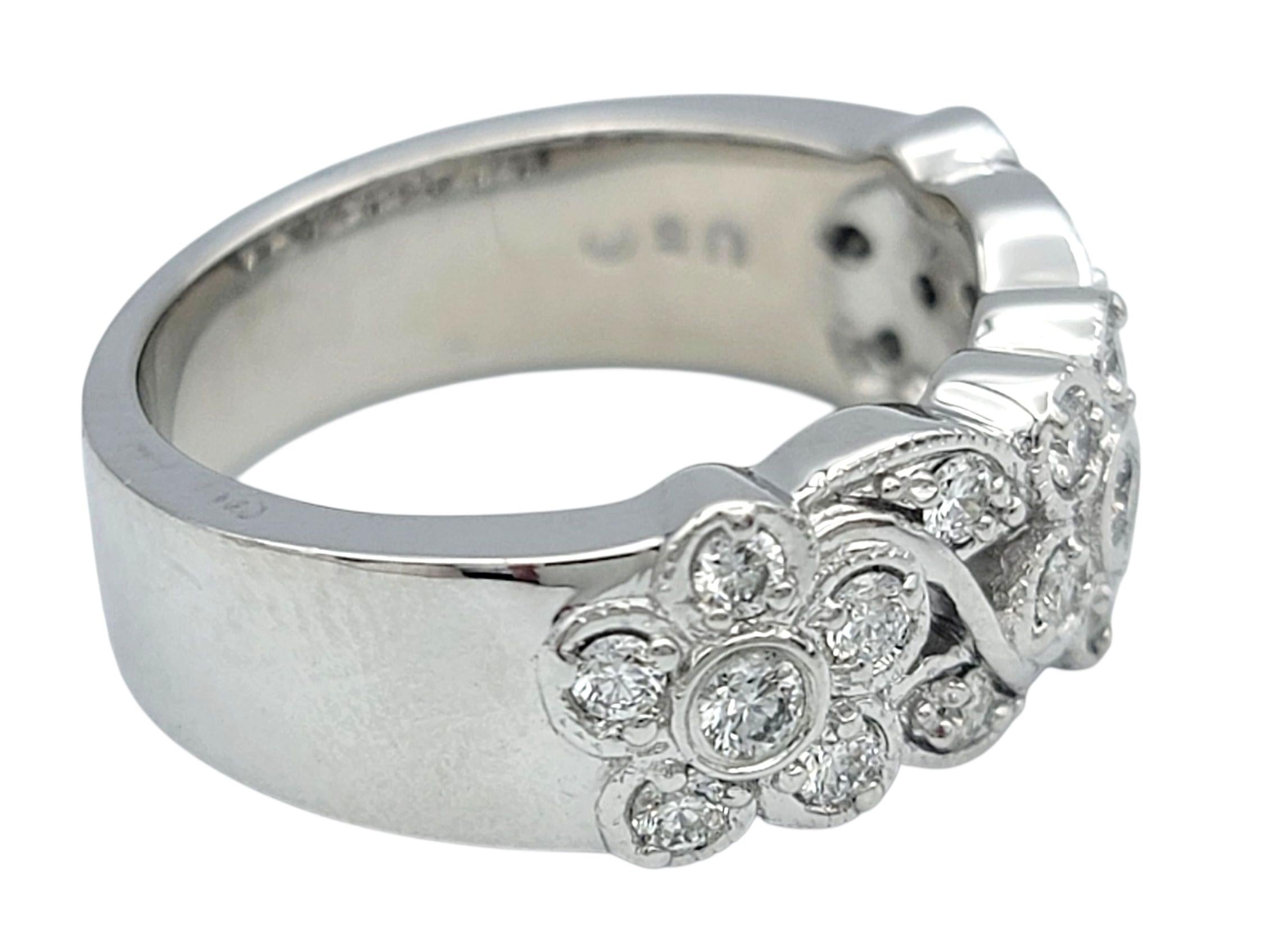 Three Flower Motif Round Brilliant Diamond Band Ring in 14 Karat White Gold Pour femmes en vente