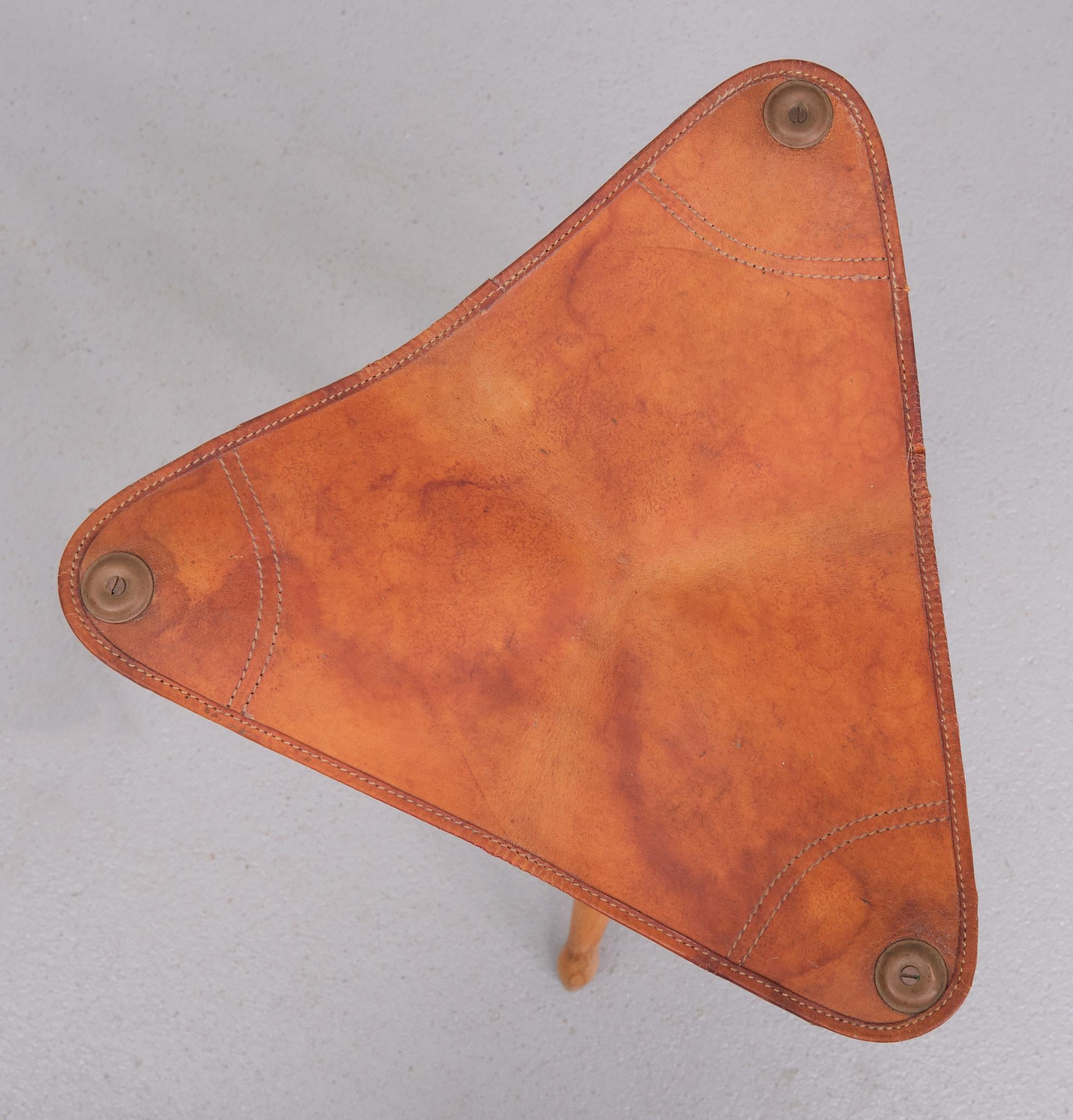 Mid-20th Century Three folding hunting chairs Leather seats 1960s For Sale