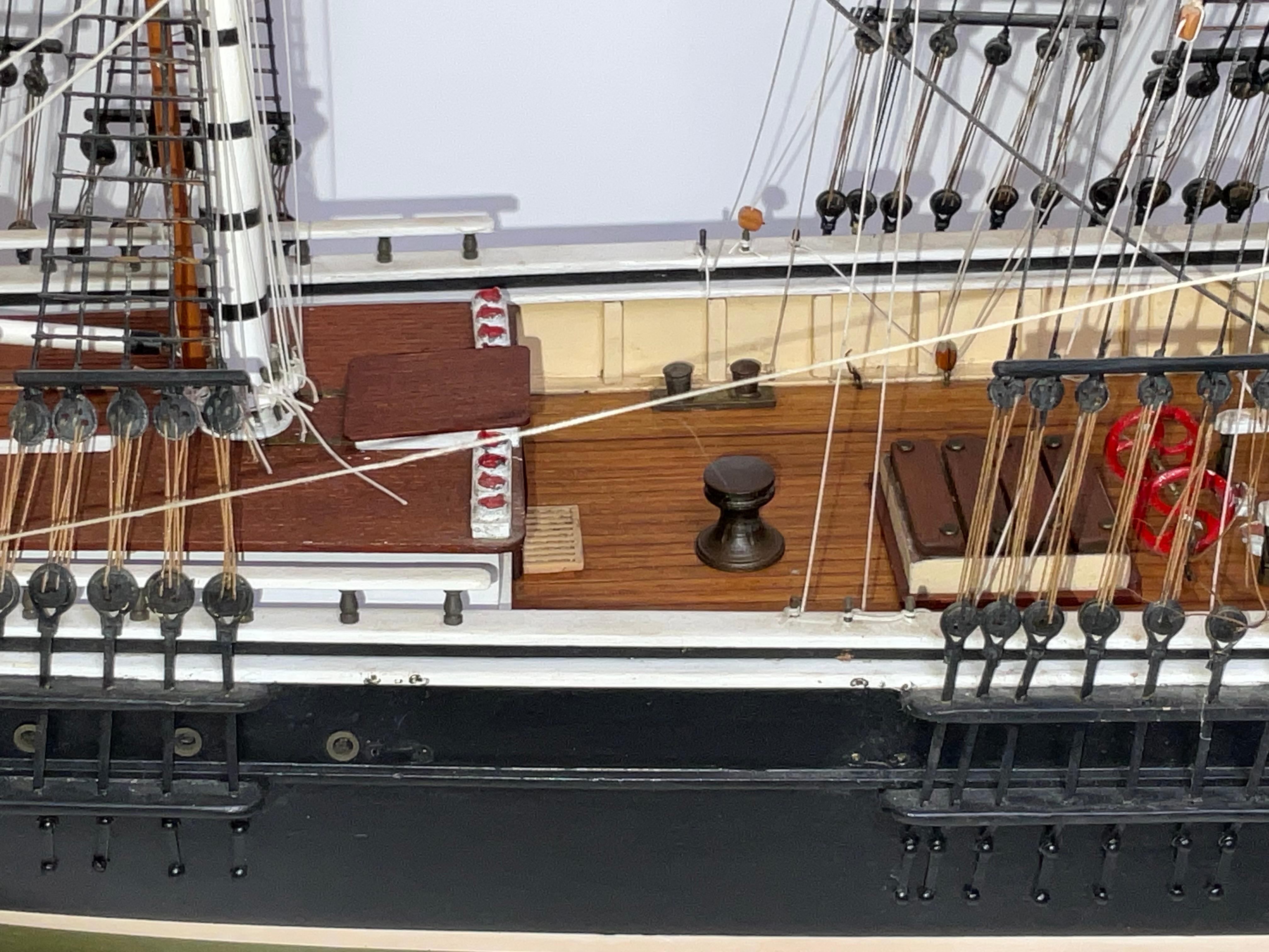 Modèle de bateau clipper à trois pieds du poisson volant en vente 4