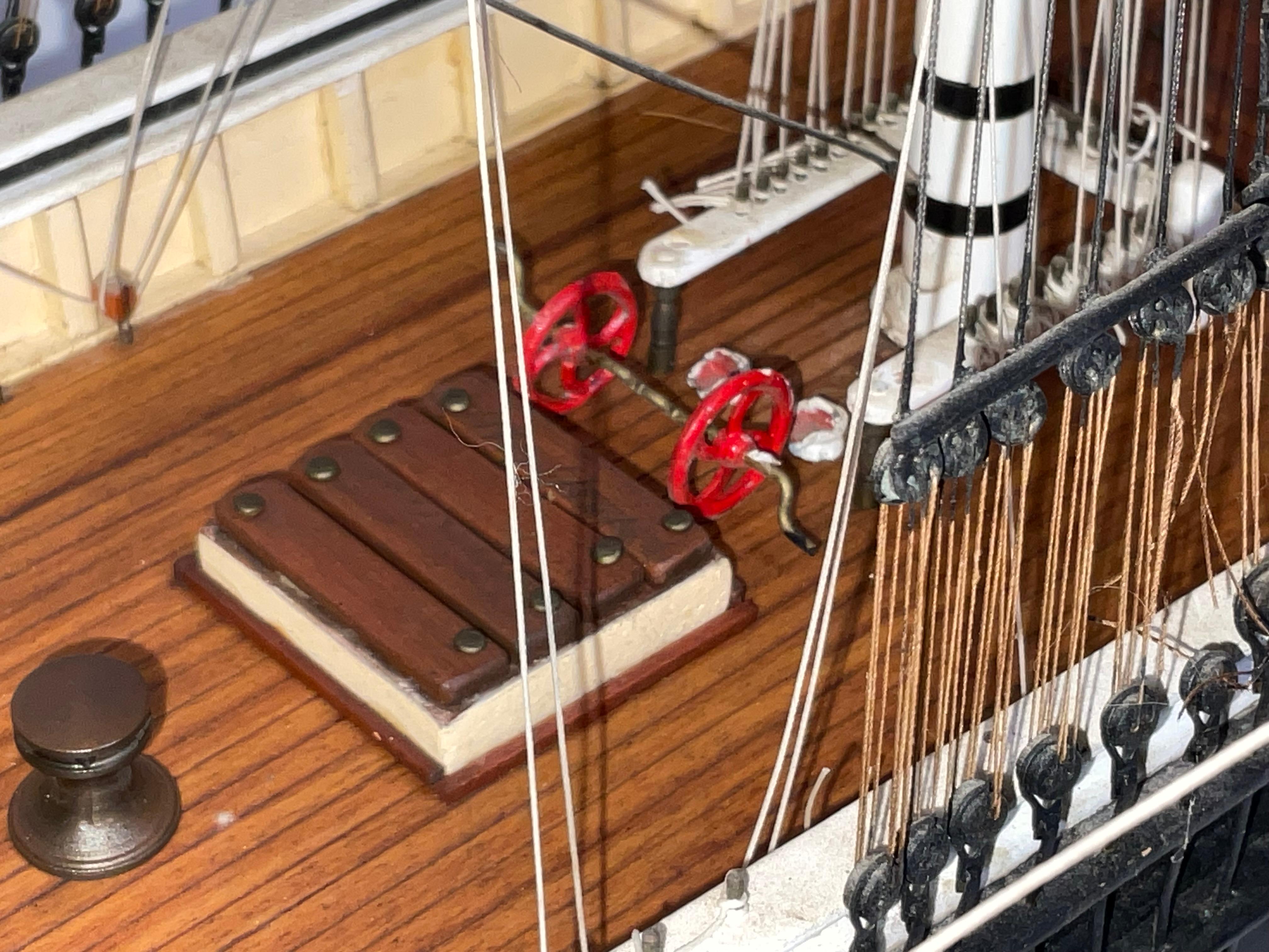 Modèle de bateau clipper à trois pieds du poisson volant en vente 5