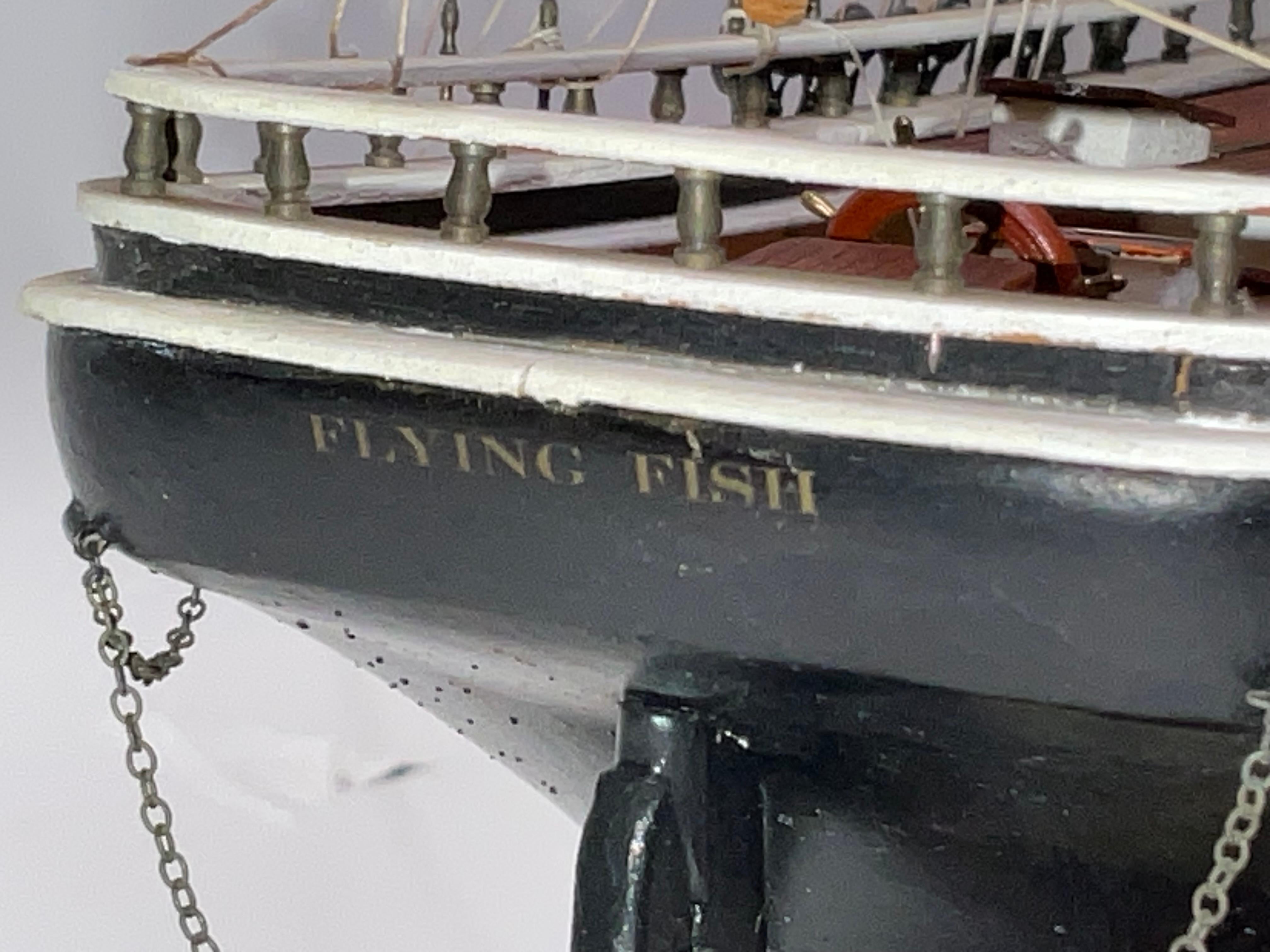 Modèle de bateau clipper à trois pieds du poisson volant en vente 10