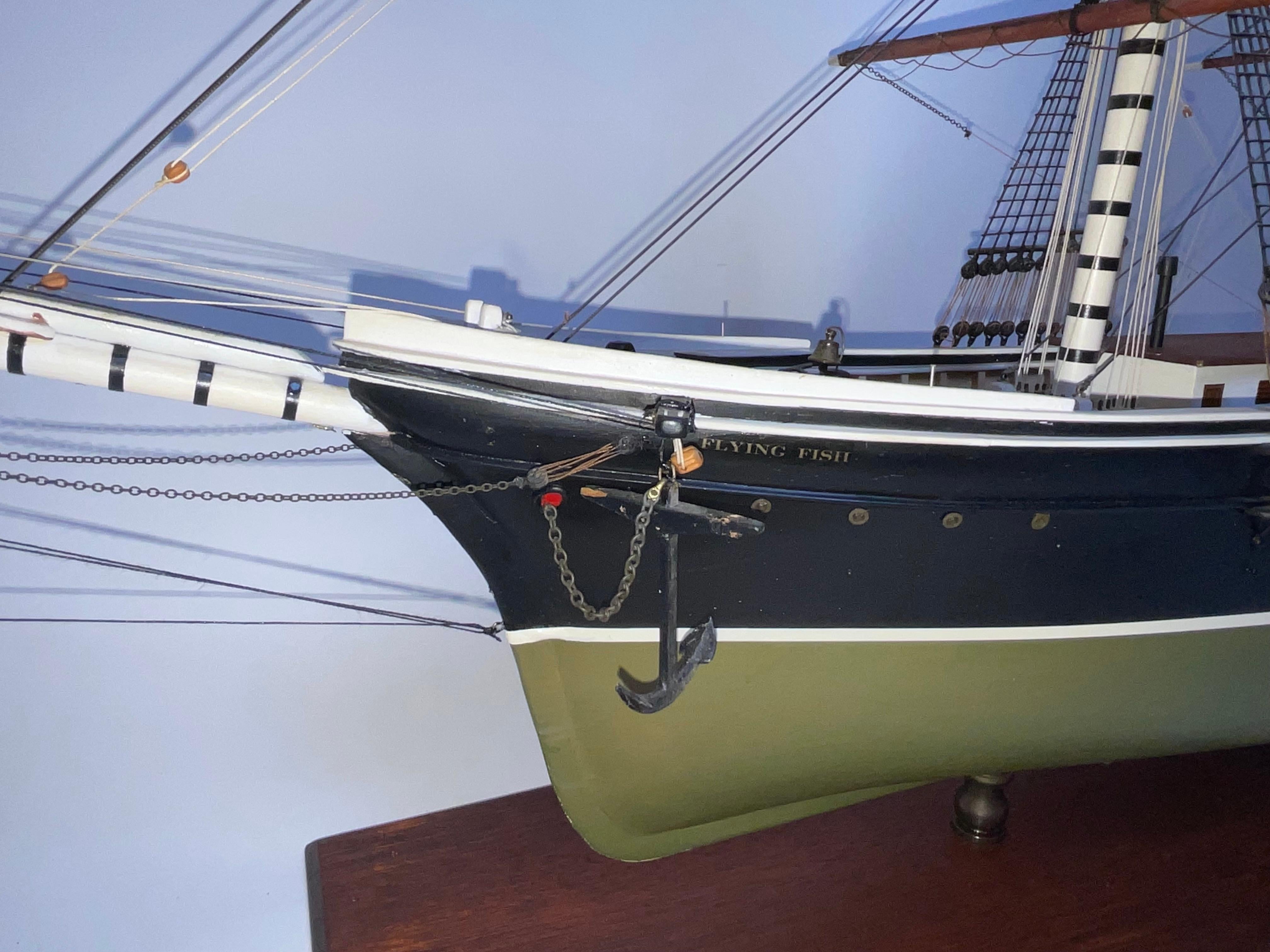 Modèle de bateau clipper à trois pieds du poisson volant en vente 12