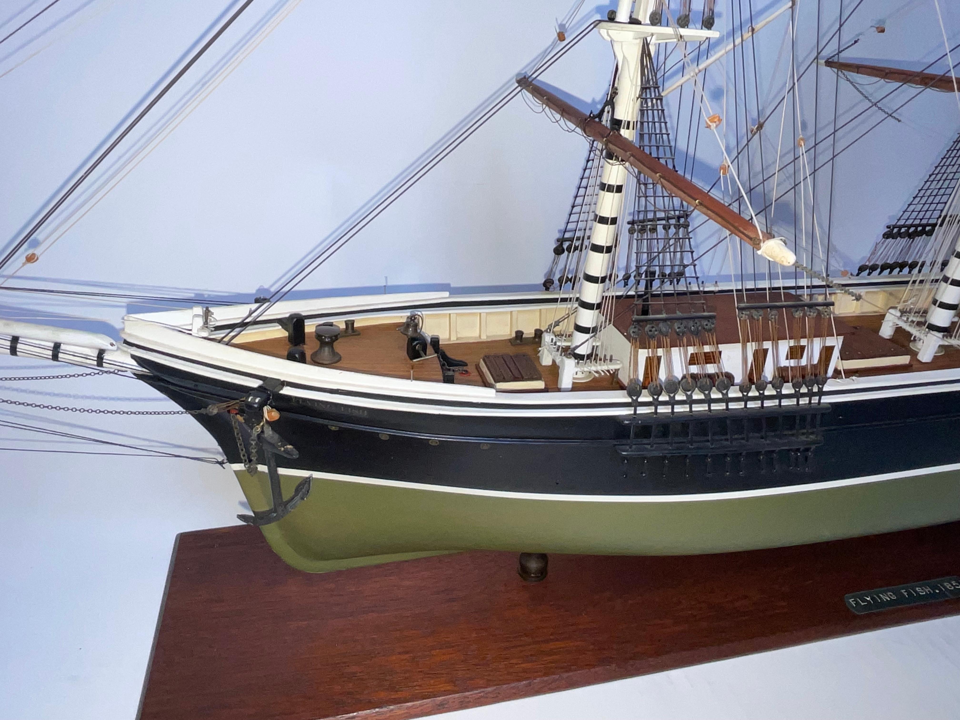 Modèle de bateau clipper à trois pieds du poisson volant en vente 13