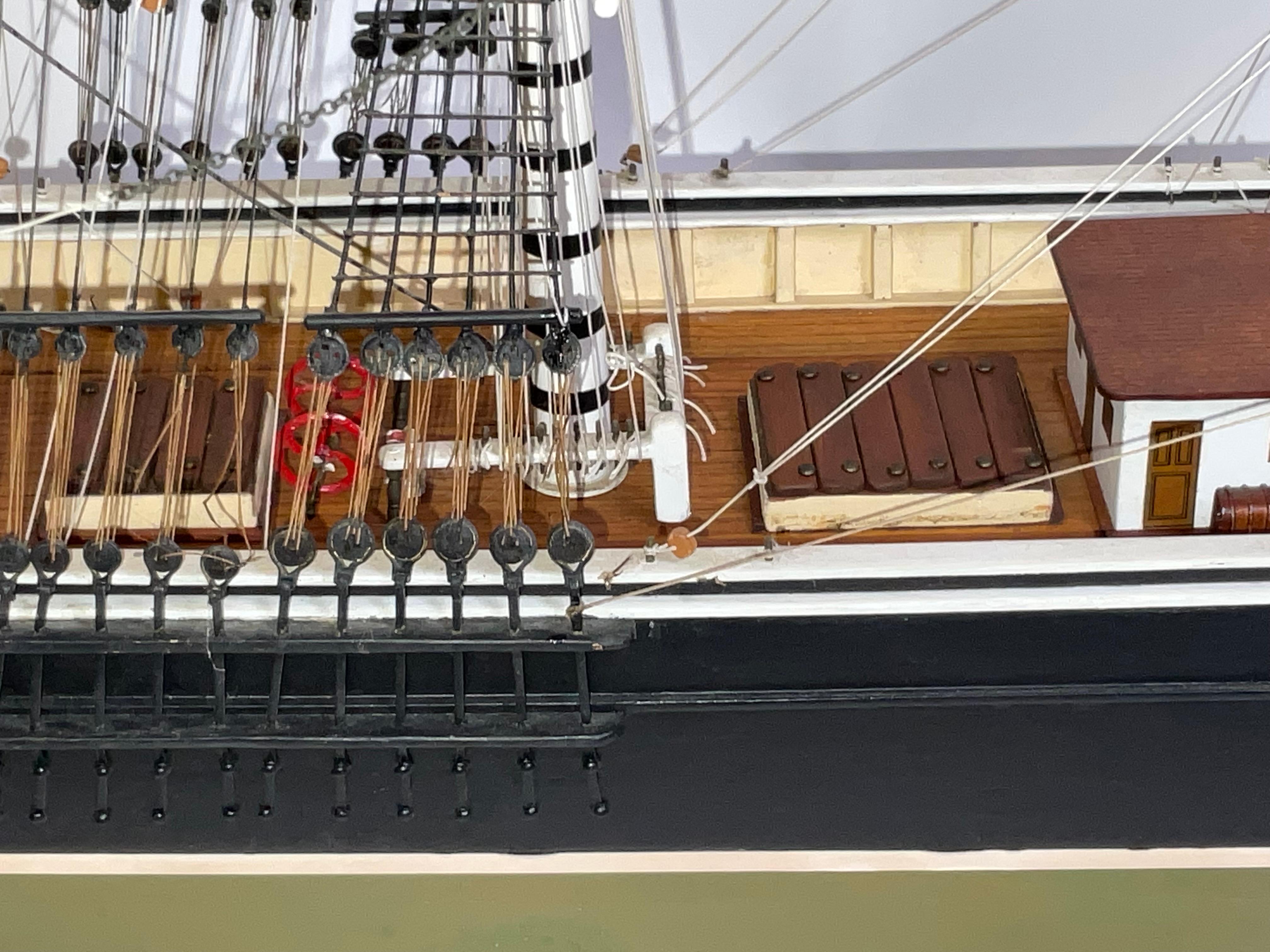 Modèle de bateau clipper à trois pieds du poisson volant en vente 3
