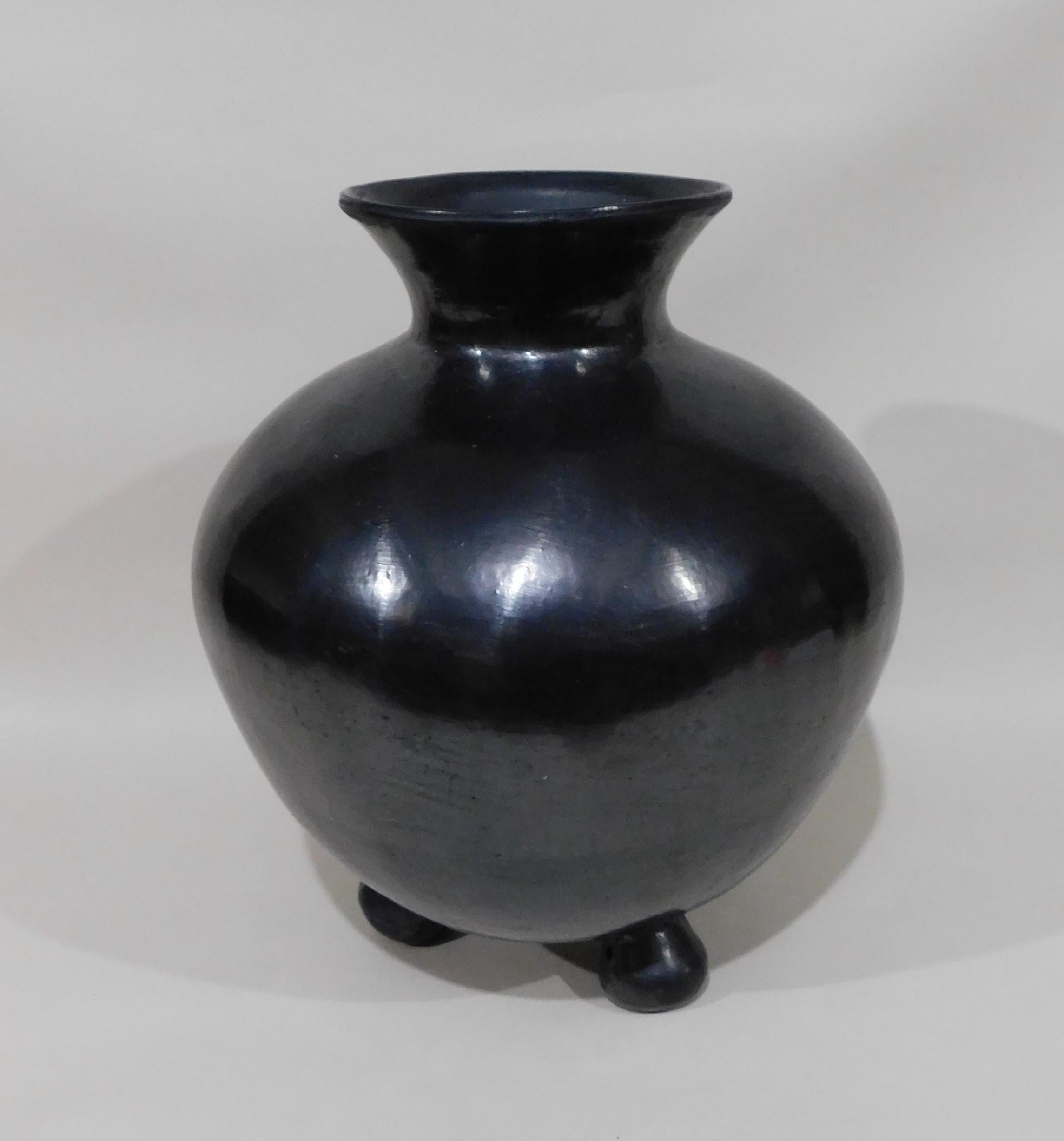 dona rosa pottery signature