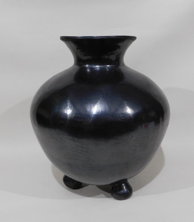 Three Footed Oaxaca Mexico Large Black Art Pottery Vase Signed Dona