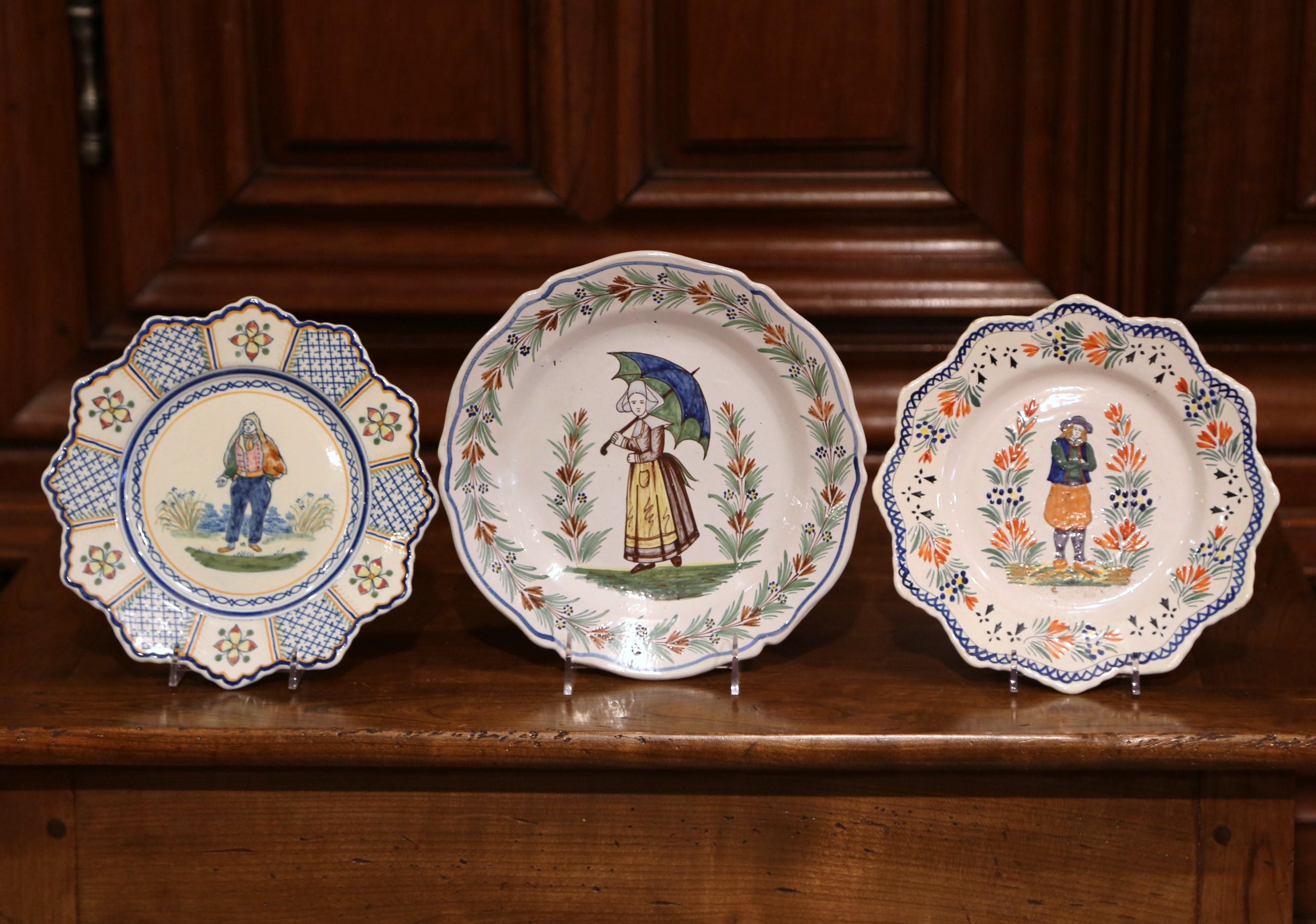 Three French Antique Hand Painted Faience Plates from Henriot Quimper In Excellent Condition In Dallas, TX