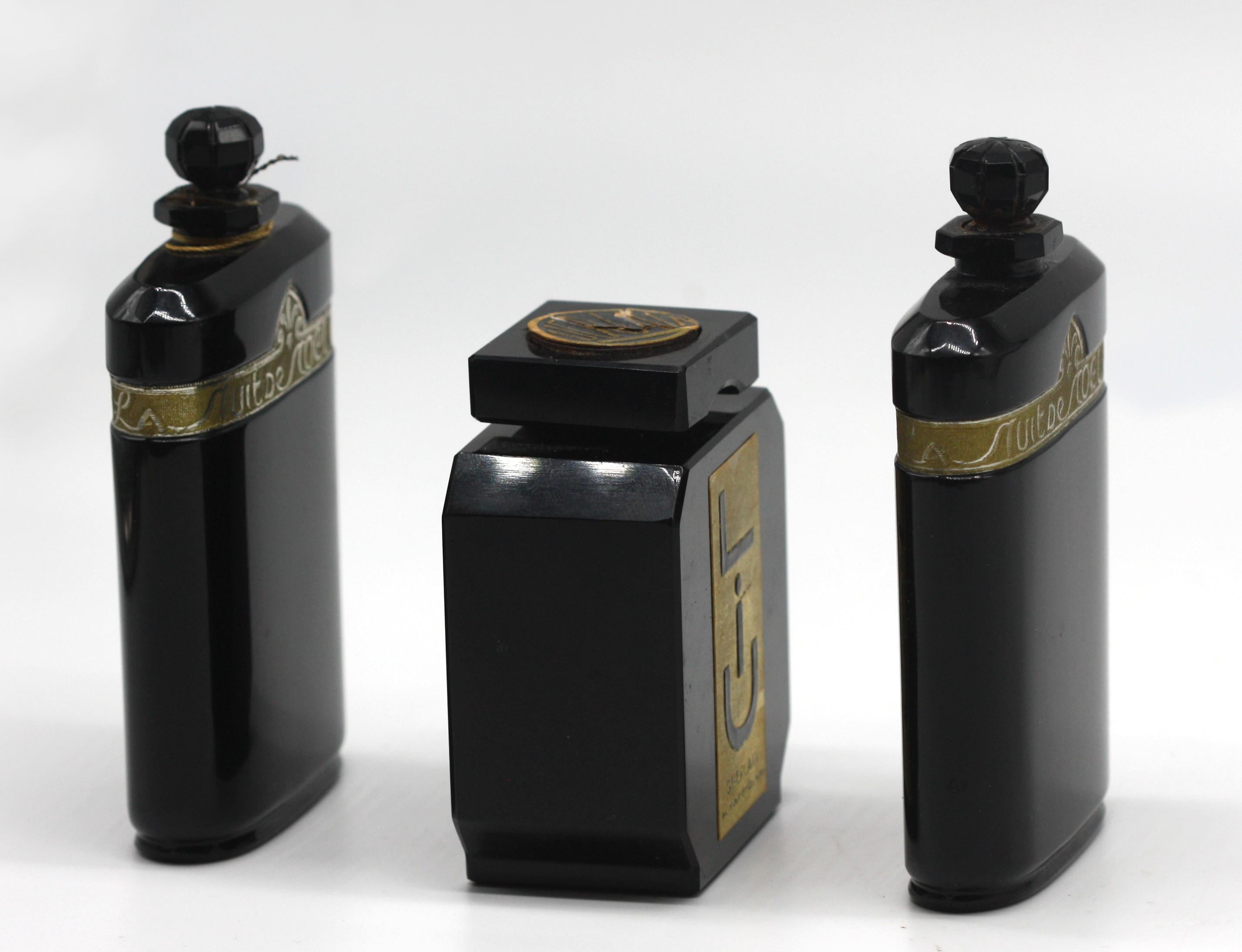 XX secolo Tre bottiglie di profumo in vetro nero francese Art Deco in vendita