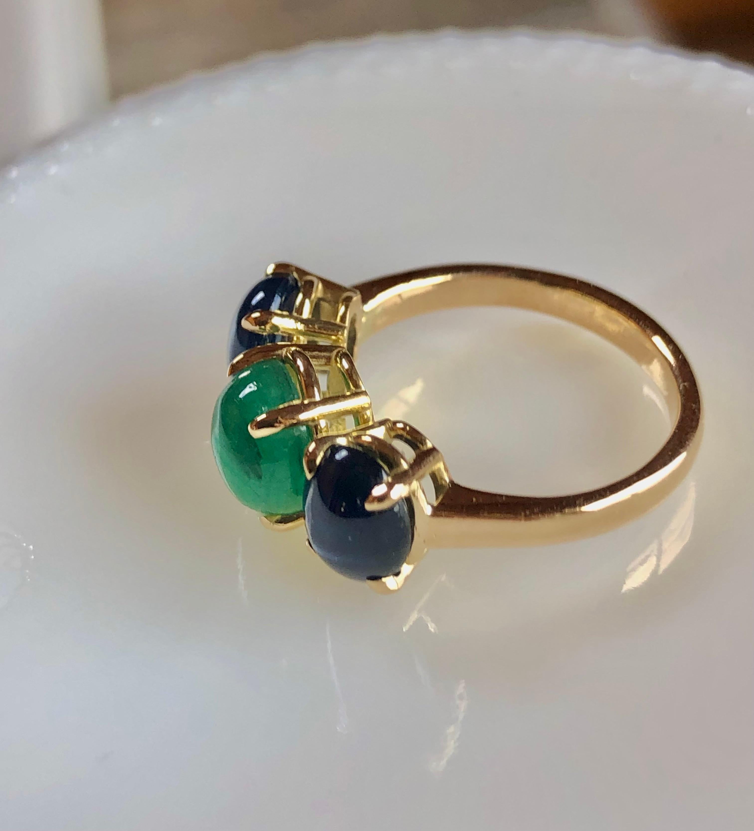 5.36 Carat Sapphire and Colombian Emerald Ring 18 Karat For Sale 9