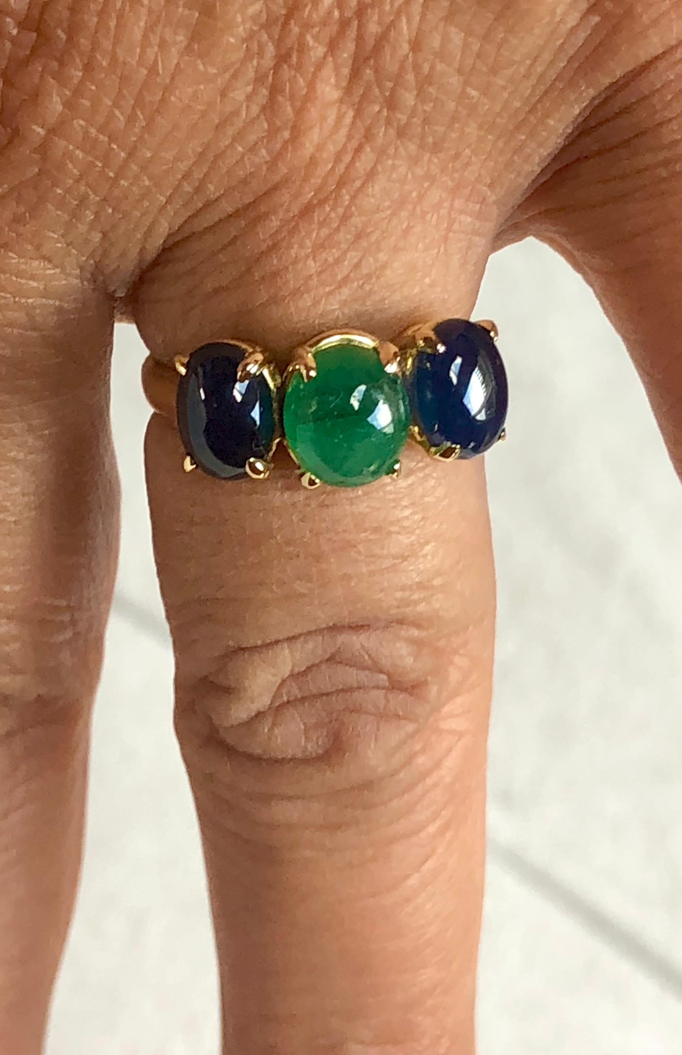 Art Deco 5.36 Carat Sapphire and Colombian Emerald Ring 18 Karat For Sale