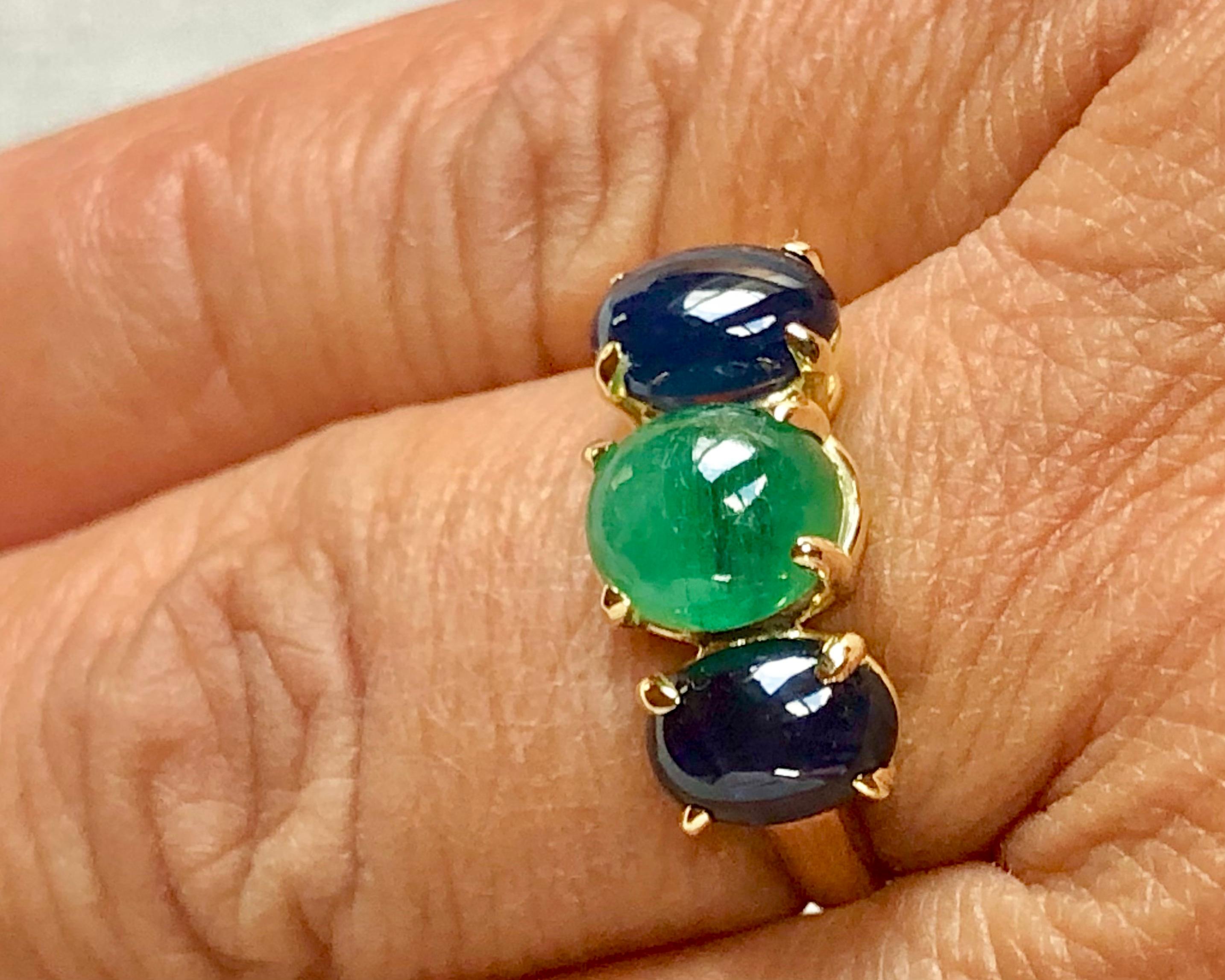 Ring mit 5,36 Karat Saphir und kolumbianischem Smaragd aus 18 Karat für Damen oder Herren im Angebot