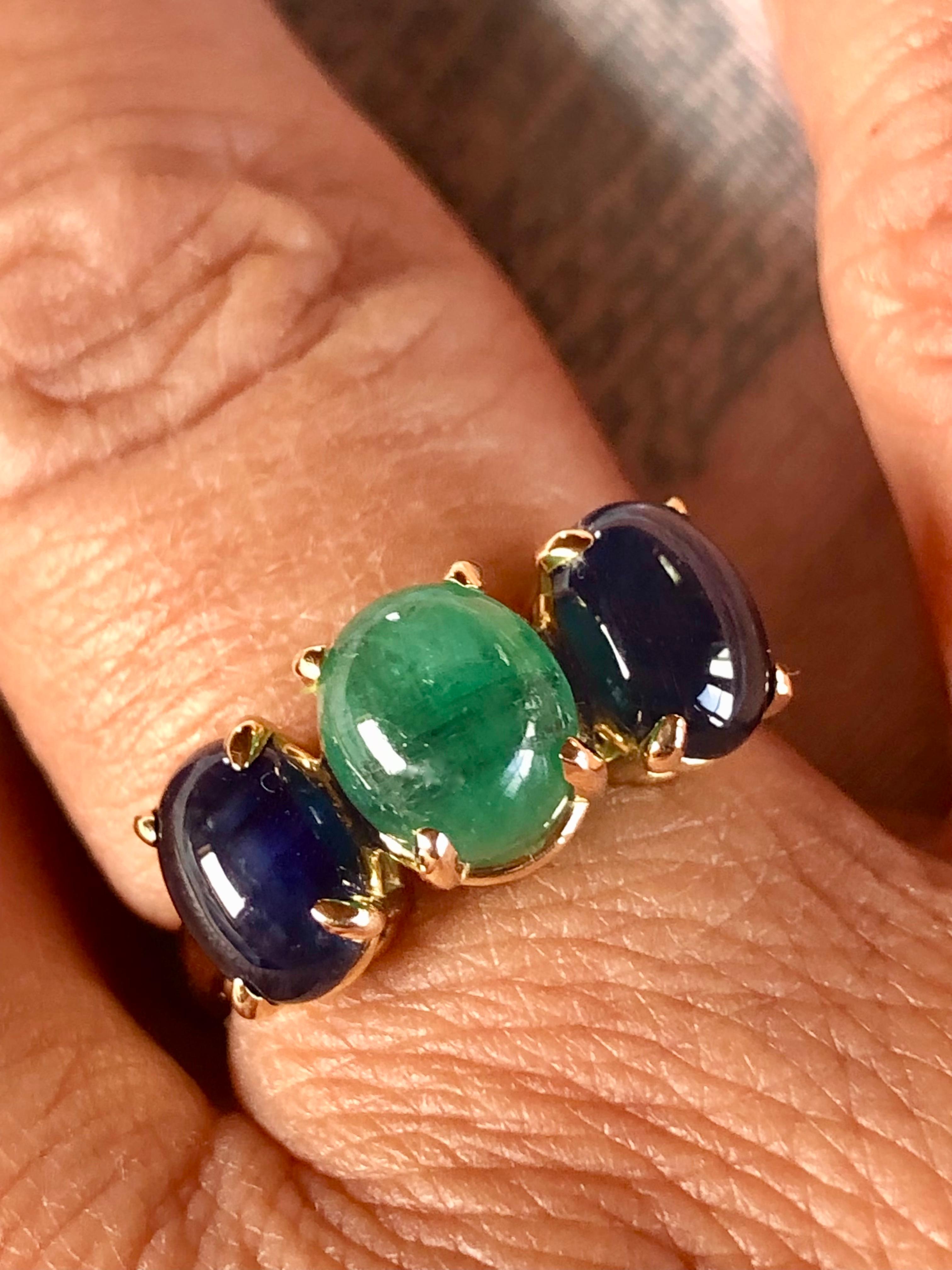 5.36 Carat Sapphire and Colombian Emerald Ring 18 Karat For Sale 8