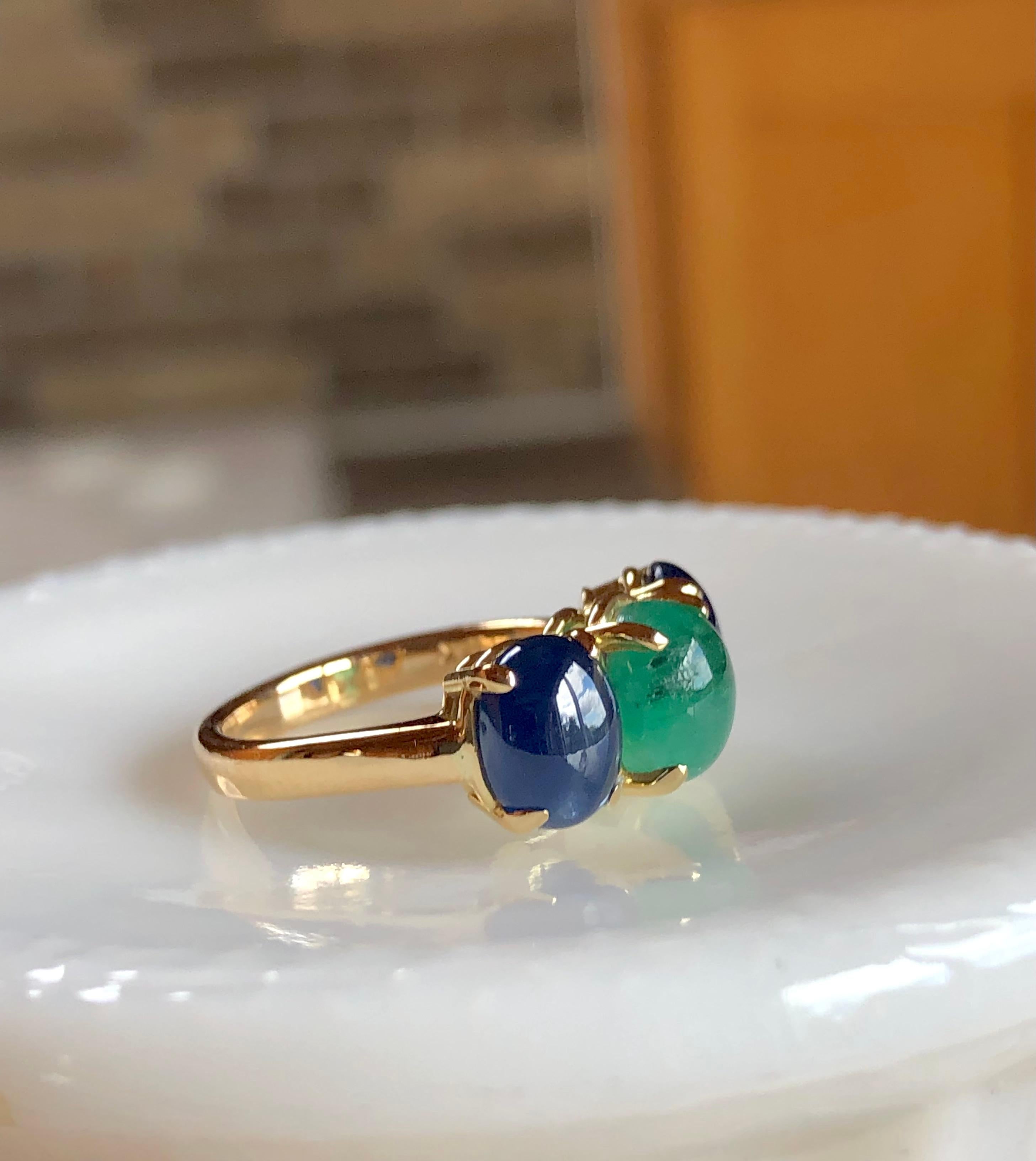 5.36 Carat Sapphire and Colombian Emerald Ring 18 Karat For Sale 7
