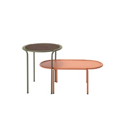 Tre tavoli dal design "geometrico" con piani in sughero, per interni, per esterni