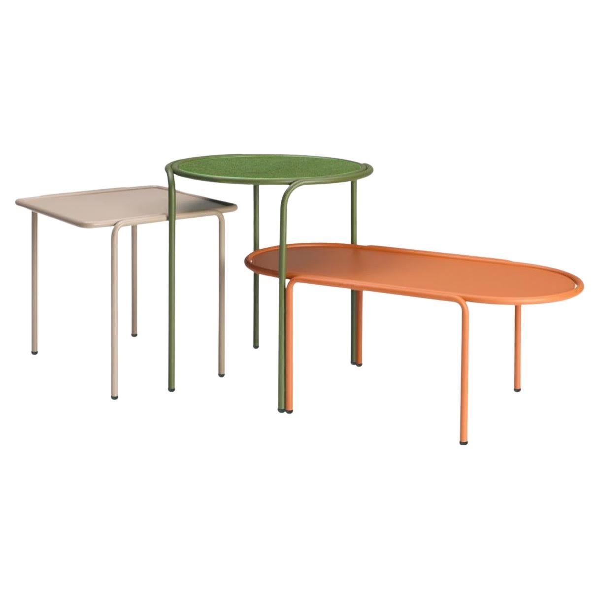 Drei "Geometrie"-Design-Tische mit Metall- oder Laminatplatten, Indoor, Outdoor  im Angebot