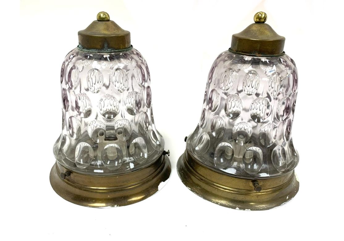 Drei Glas und Messing plattiert Bell Form Flush Mount Leuchten für die Wiederherstellung im Angebot 11