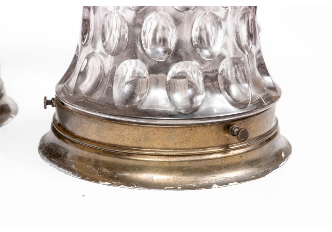 Drei Glas und Messing plattiert Bell Form Flush Mount Leuchten für die Wiederherstellung im Zustand „Starke Gebrauchsspuren“ im Angebot in Bridgeport, CT