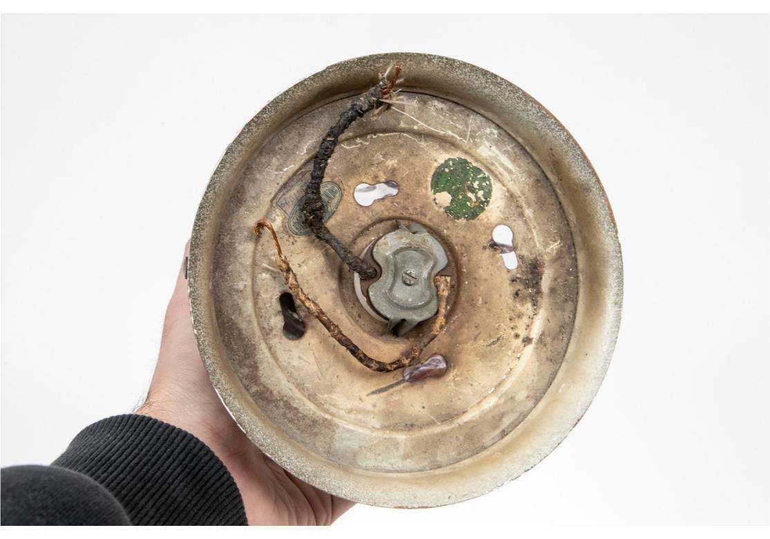 Drei Glas und Messing plattiert Bell Form Flush Mount Leuchten für die Wiederherstellung im Angebot 1