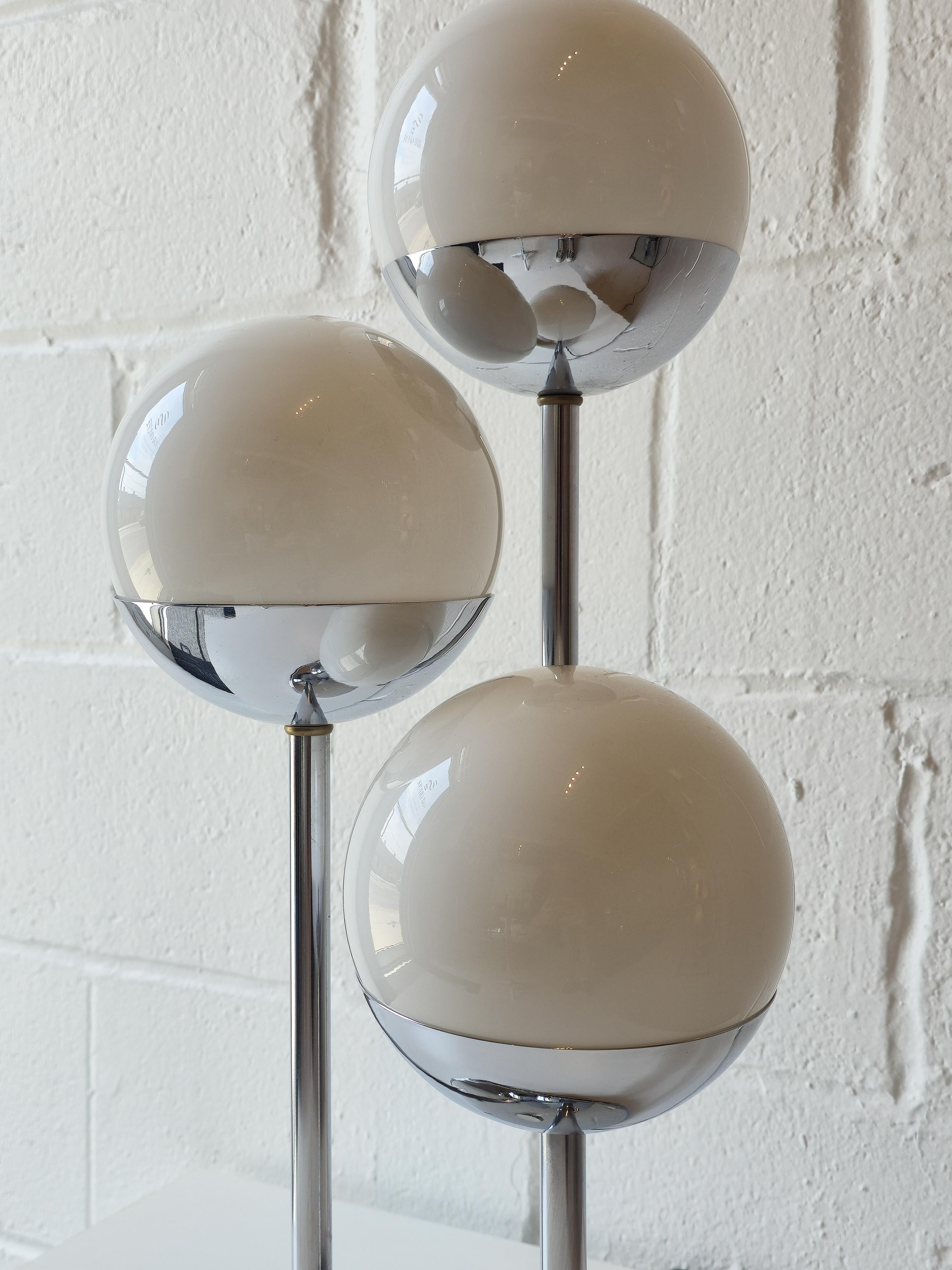 Drei Kugel- und Chrom-Tischlampe im Space Age-Stil im Angebot 3