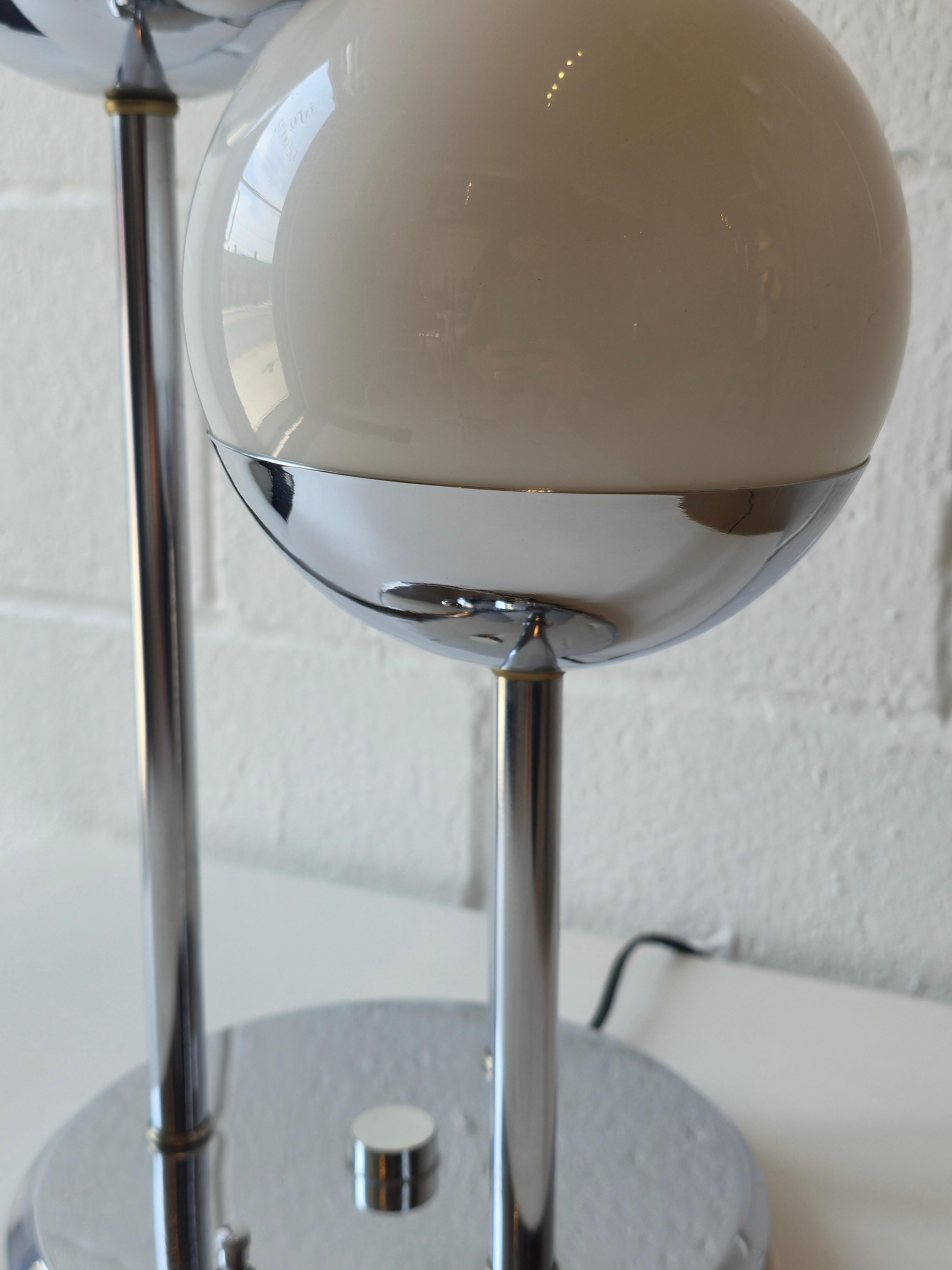 Drei Kugel- und Chrom-Tischlampe im Space Age-Stil im Angebot 4