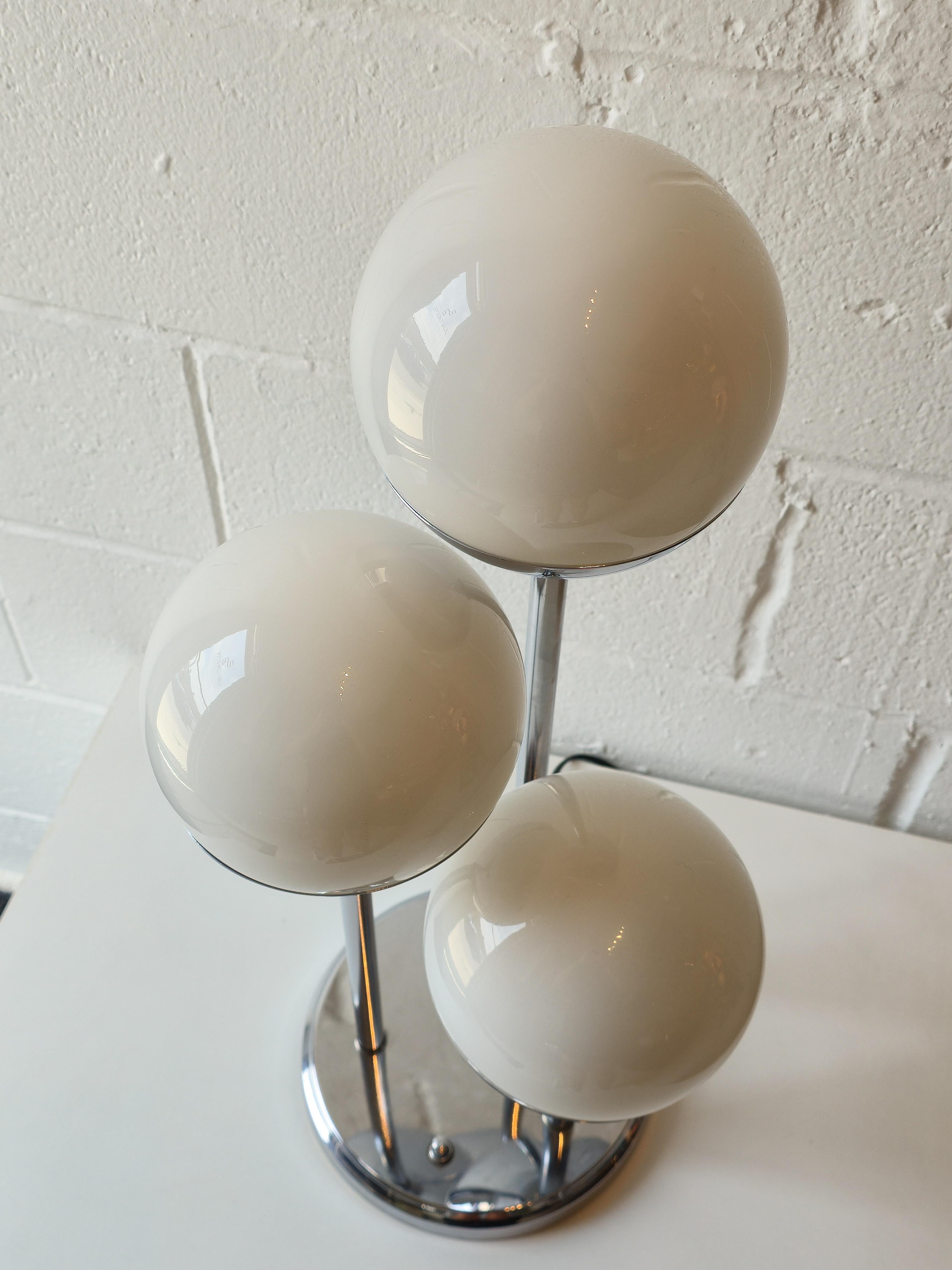 Drei Kugel- und Chrom-Tischlampe im Space Age-Stil im Angebot 2