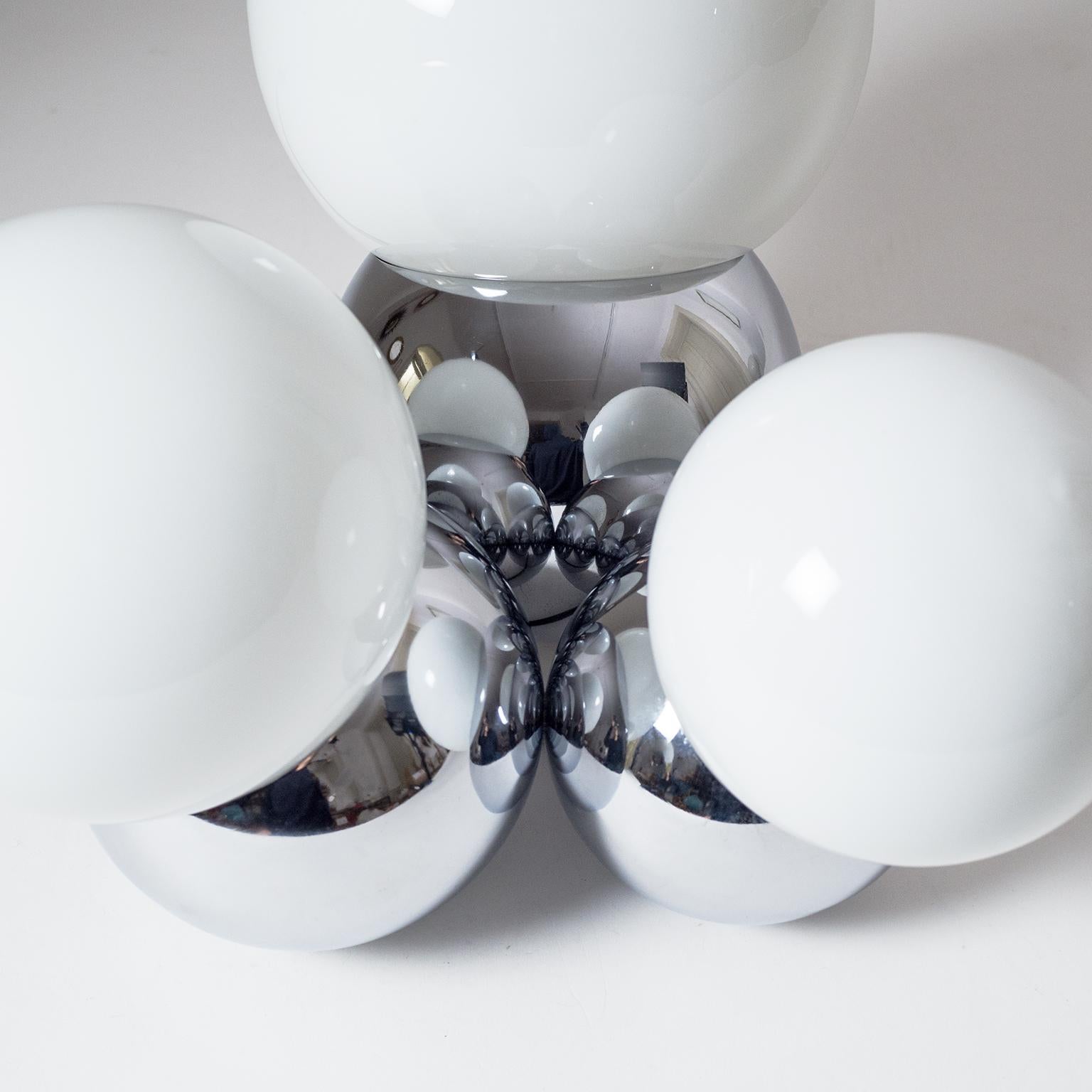 Three Globe Chrome Table Lamp by Reggiani, 1960s 2