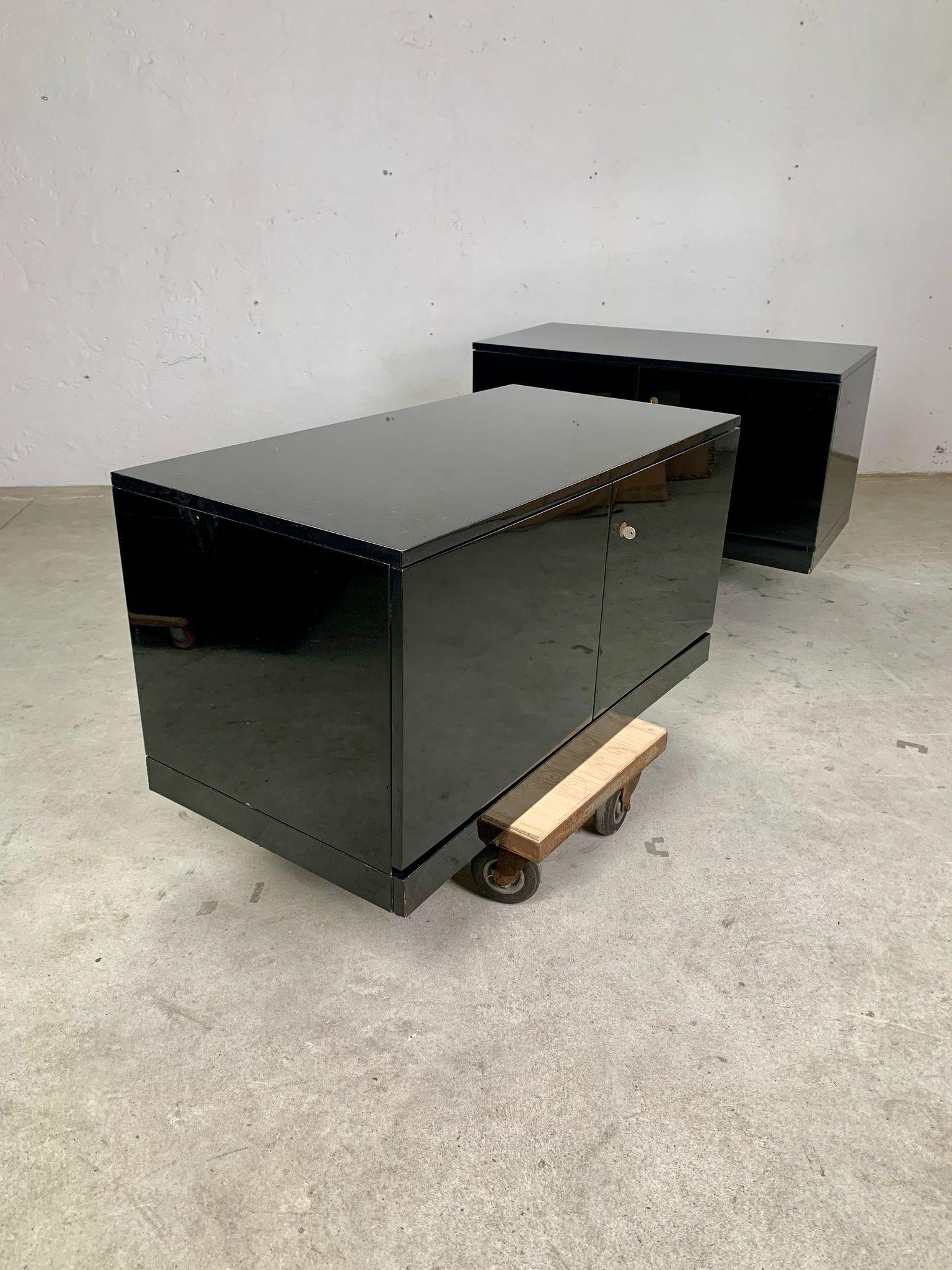 Three glossy lacquered storage modules, 1970s For Sale 9