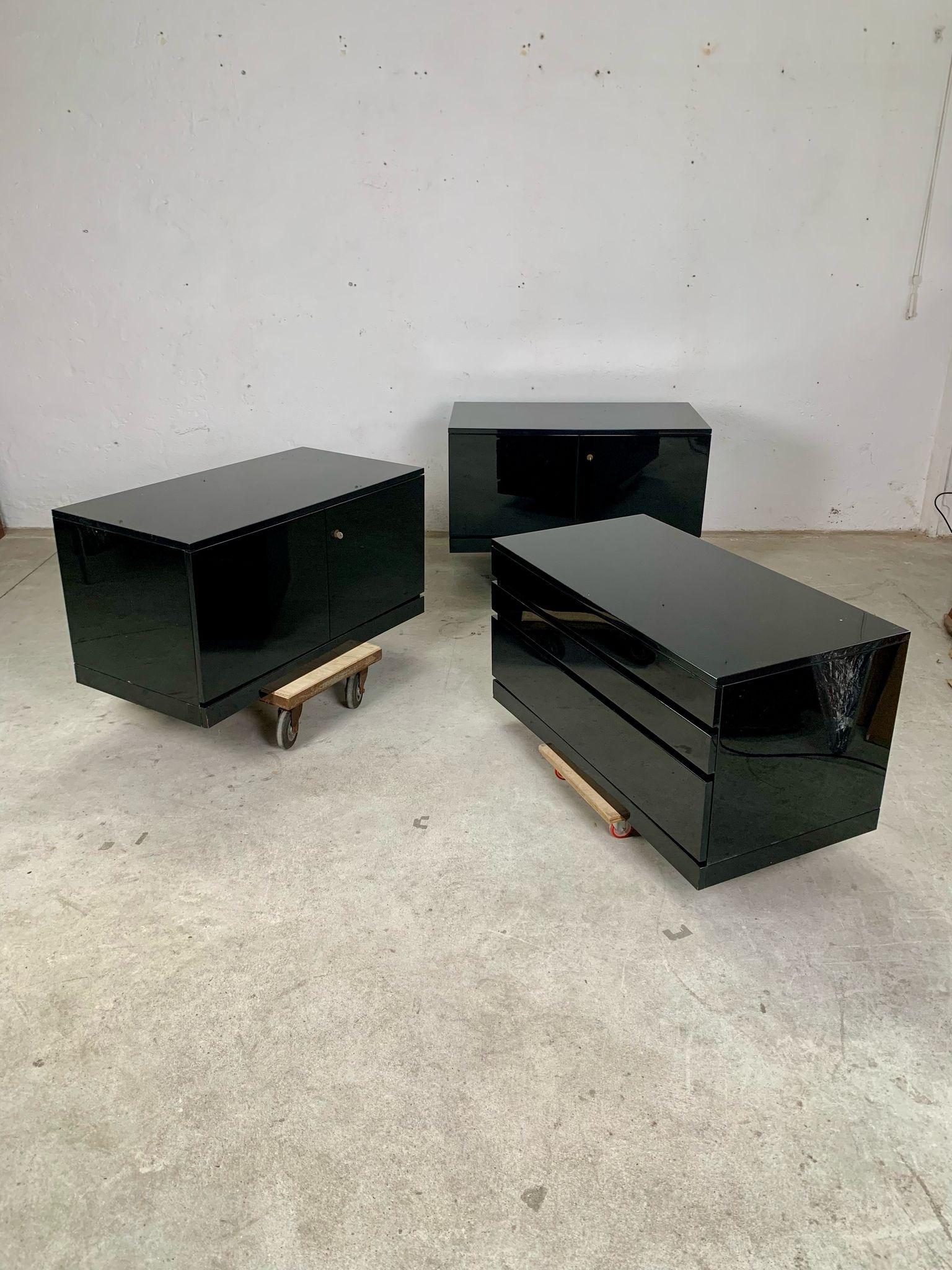Italian Three glossy lacquered storage modules, 1970s For Sale