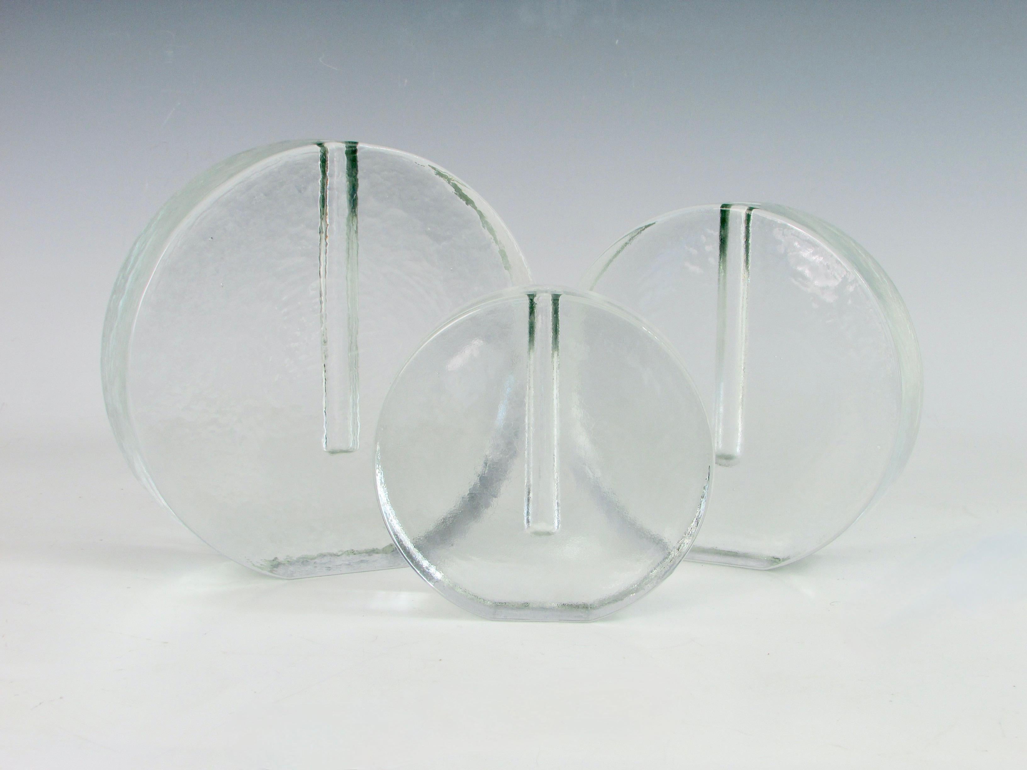 Three graduated round glass bud vases attributed to Tapio Wirkkala for Littala In Good Condition For Sale In Ferndale, MI