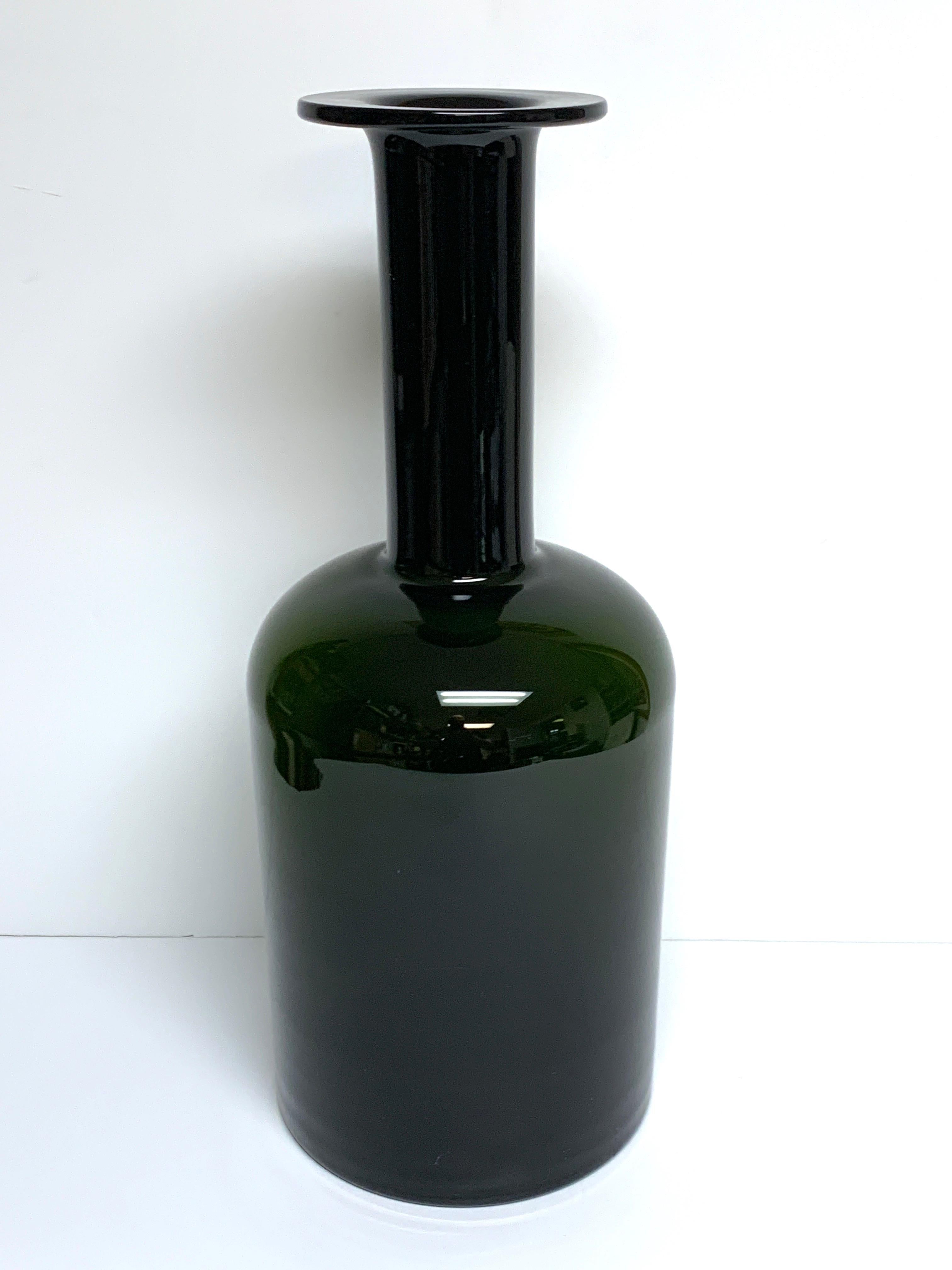 Three Graduating Olive Glass Bottle Vases, by Otto Brauer for Holmegaard In Good Condition In West Palm Beach, FL