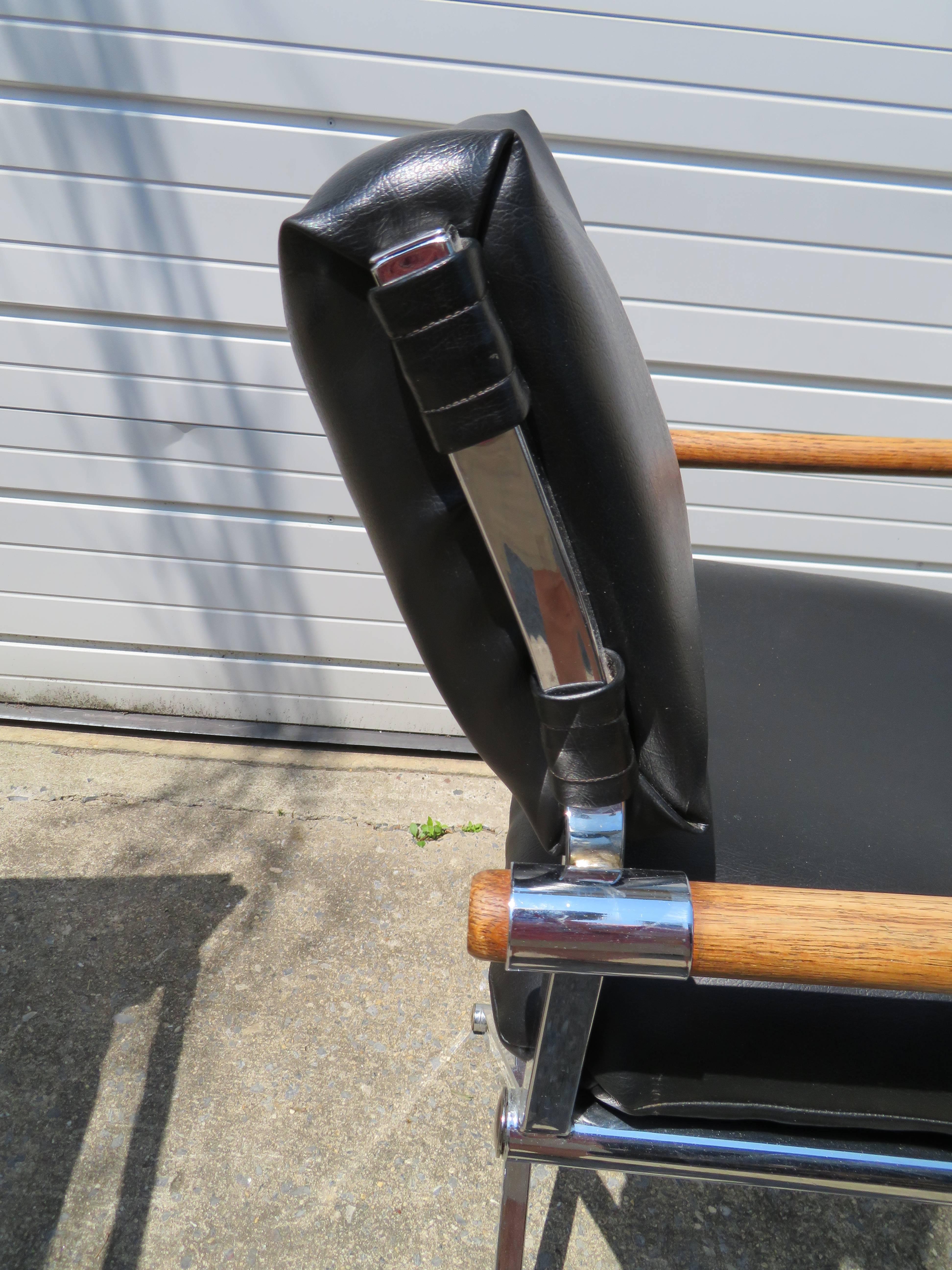 Mid-Century Modern Three Handsome Milo Baughman Style Chrome Directors Chair Bar Stools