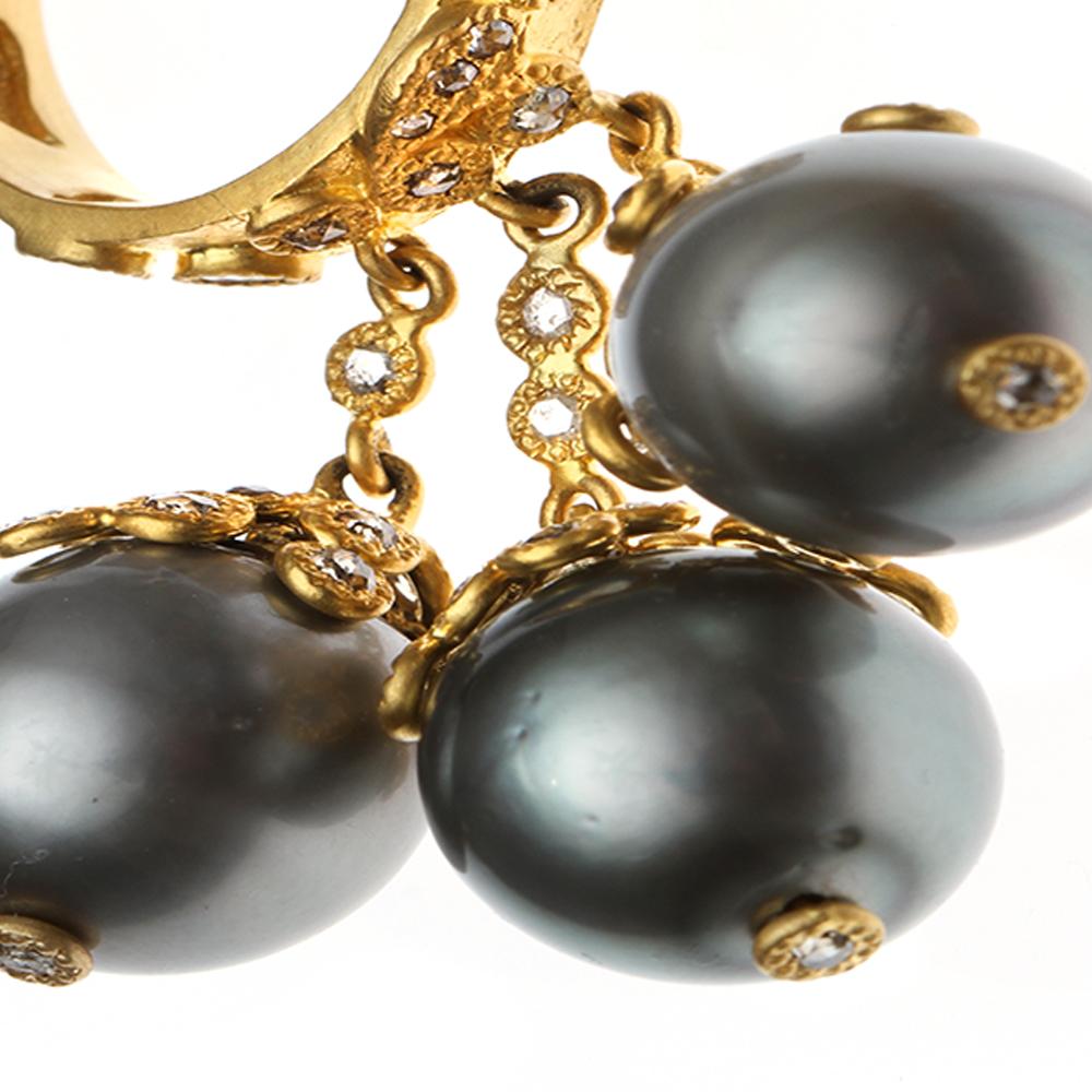 Modern Three Hanging Tahitian Gray Pearls Ring with 1.74 Carat Diamonds For Sale