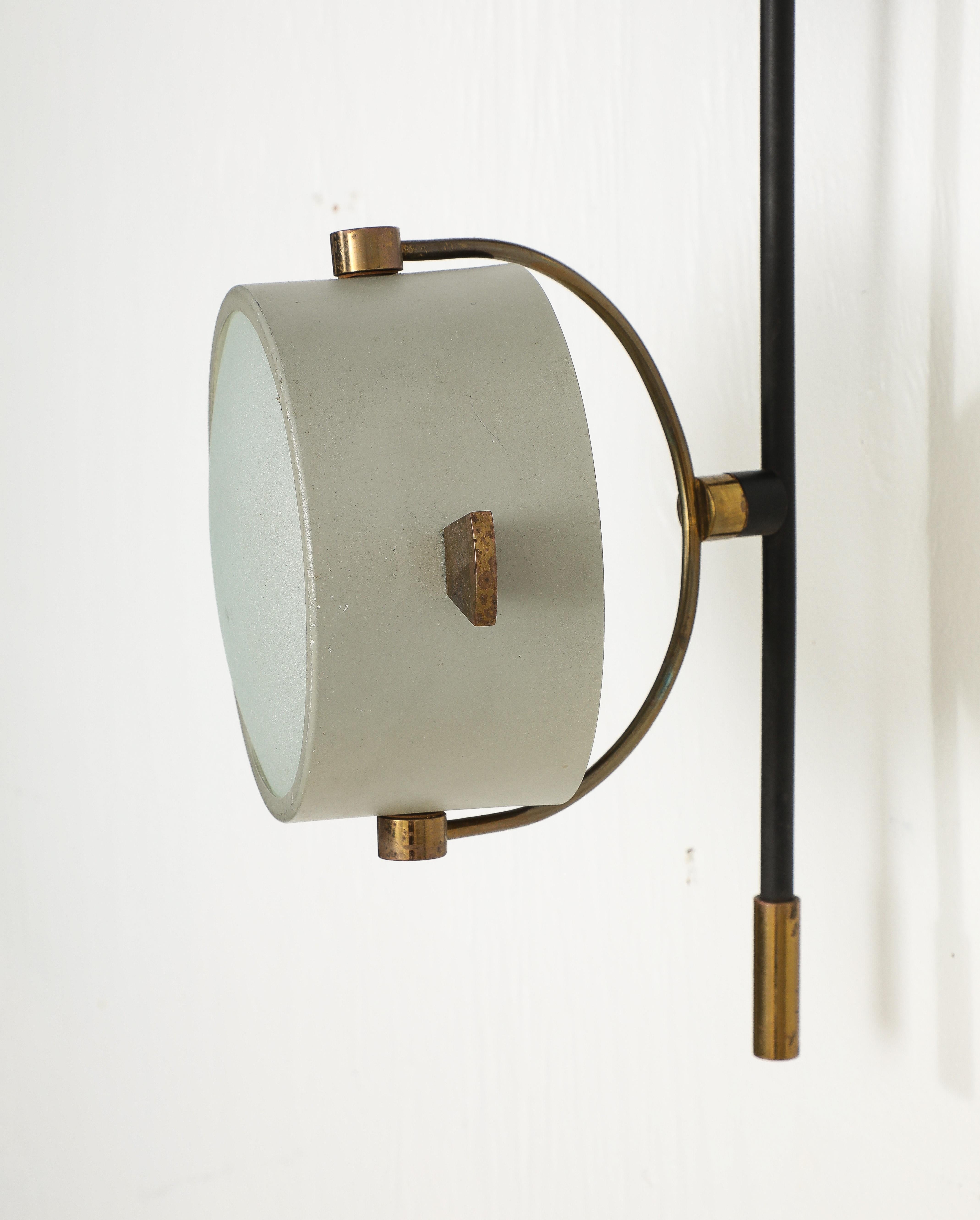Three Head Articulating Enamel & Brass Single Wall Sconce, Italy 1960’s For Sale 2
