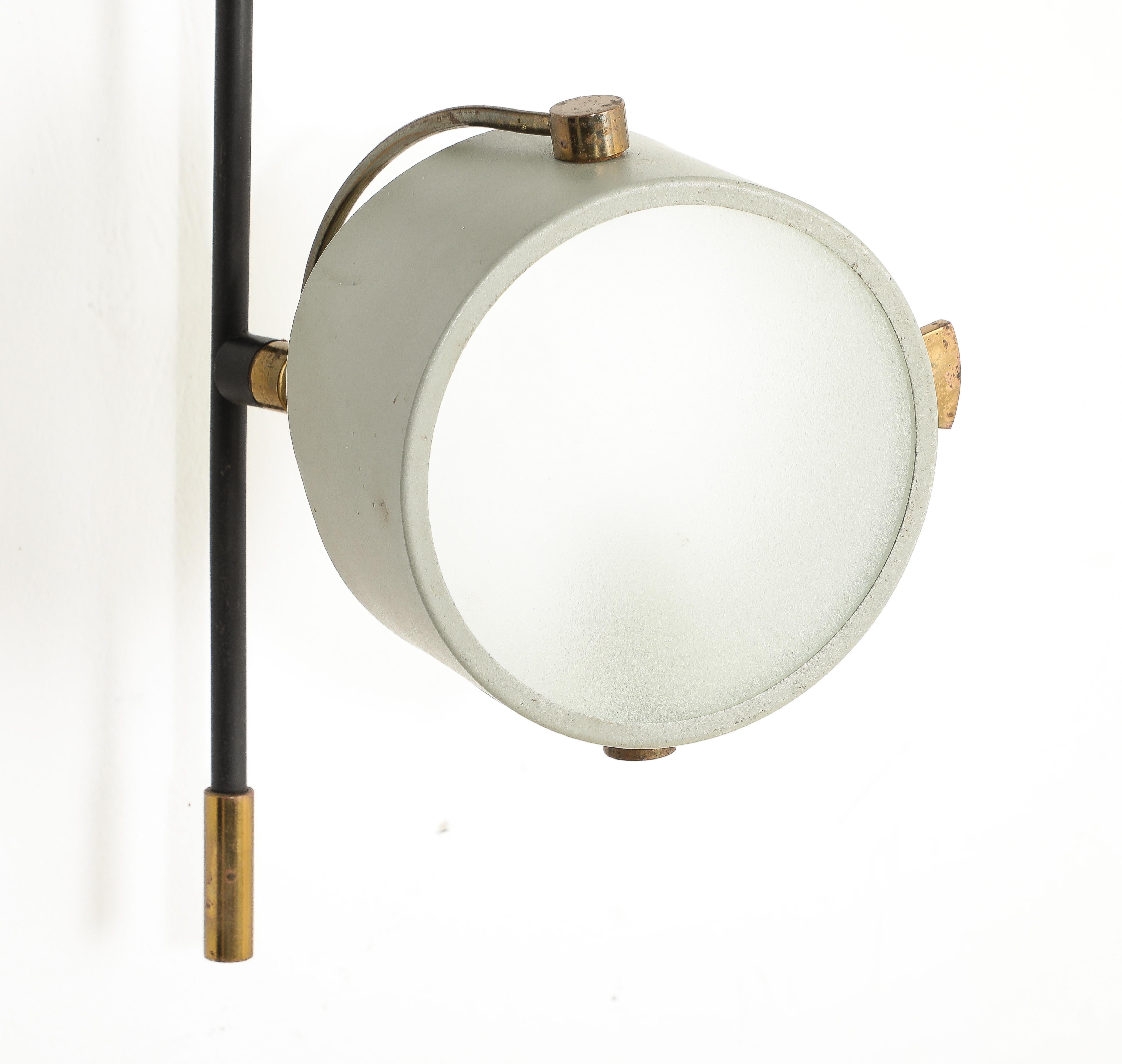 Three Head Articulating Enamel & Brass Single Wall Sconce, Italy 1960’s For Sale 7
