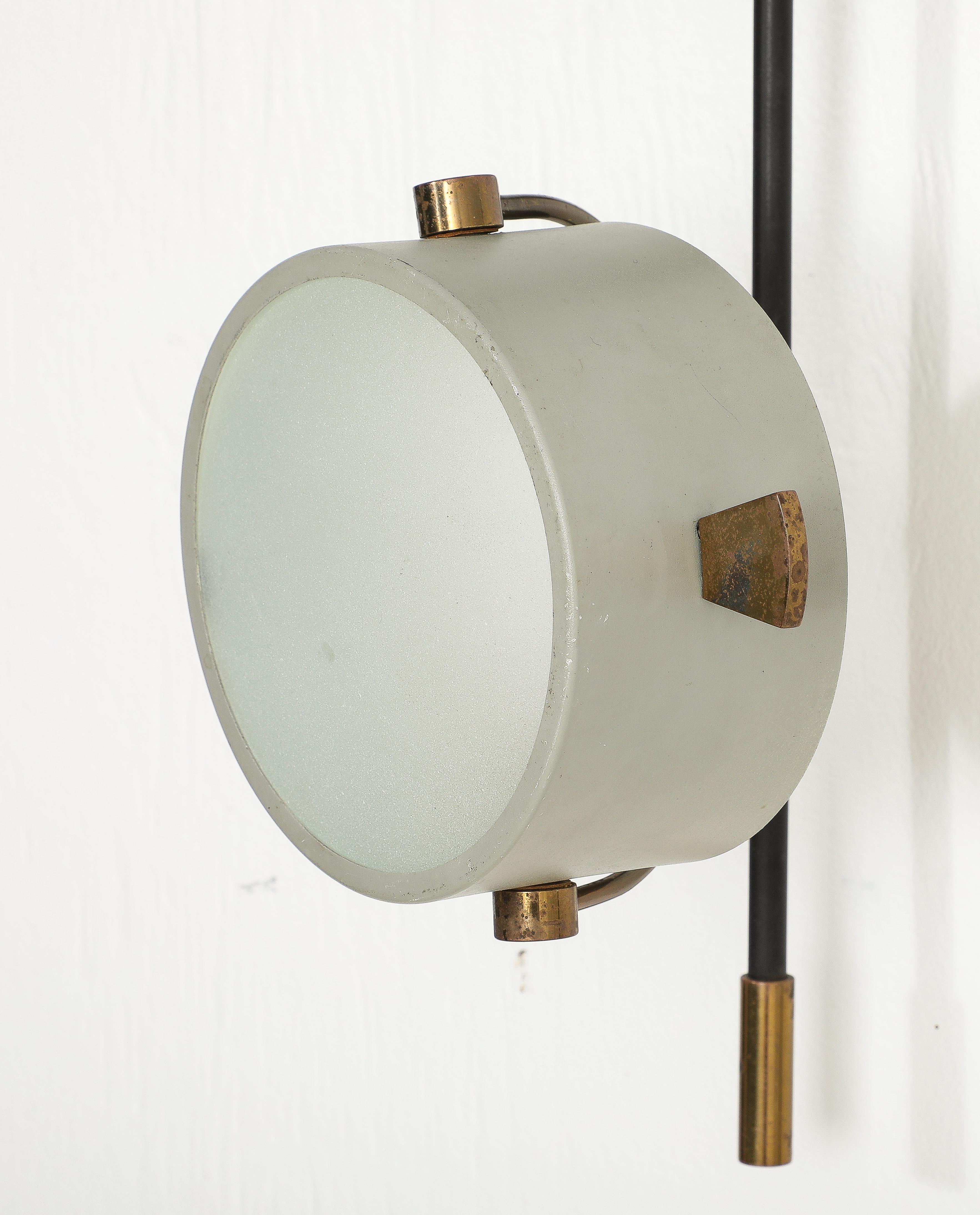 Mid-20th Century Three Head Articulating Enamel & Brass Single Wall Sconce, Italy 1960’s For Sale