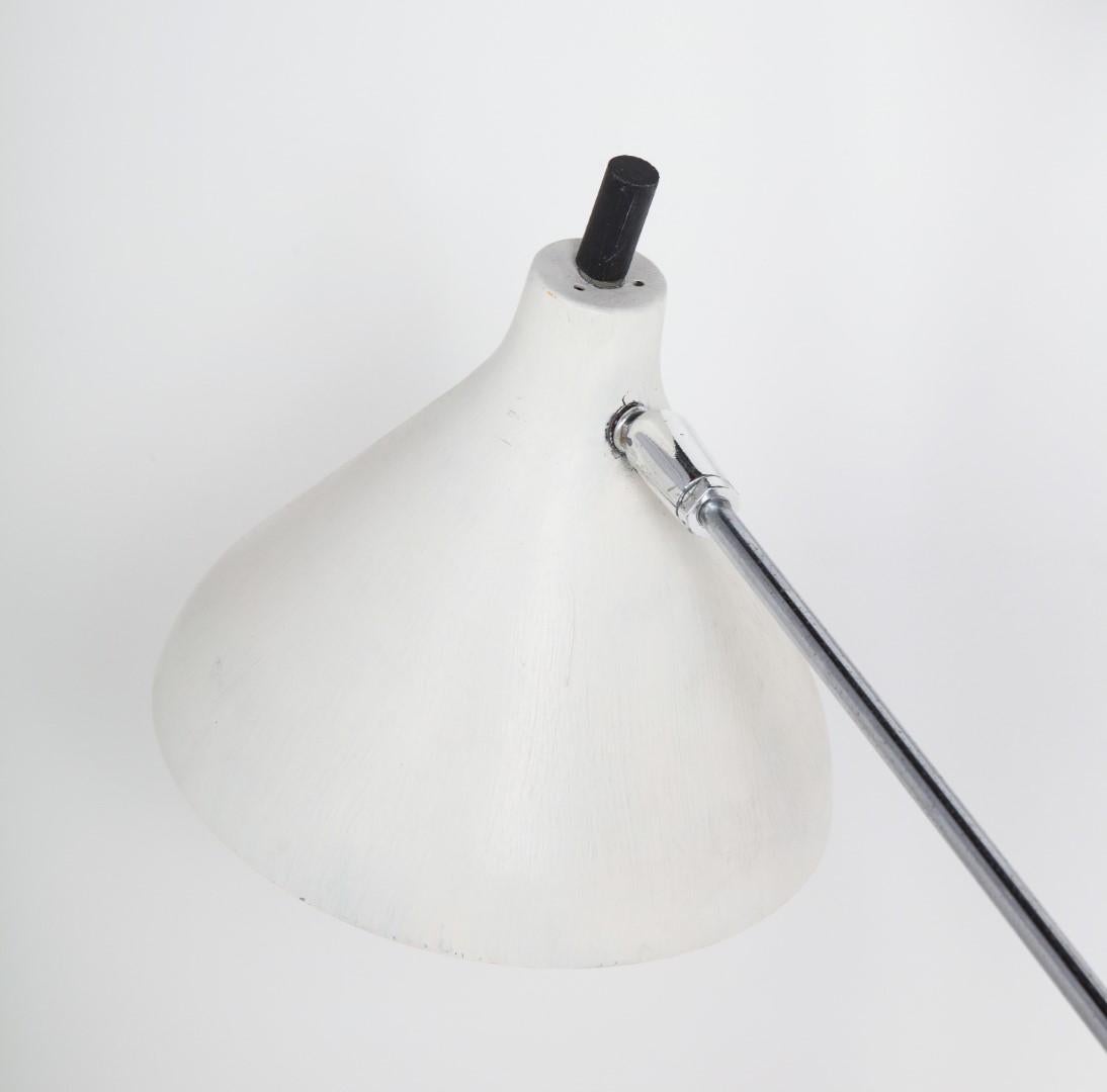 Three-Head White and Chrome Floor Lamp by Underwriters Laboratories, circa 1960 For Sale 9