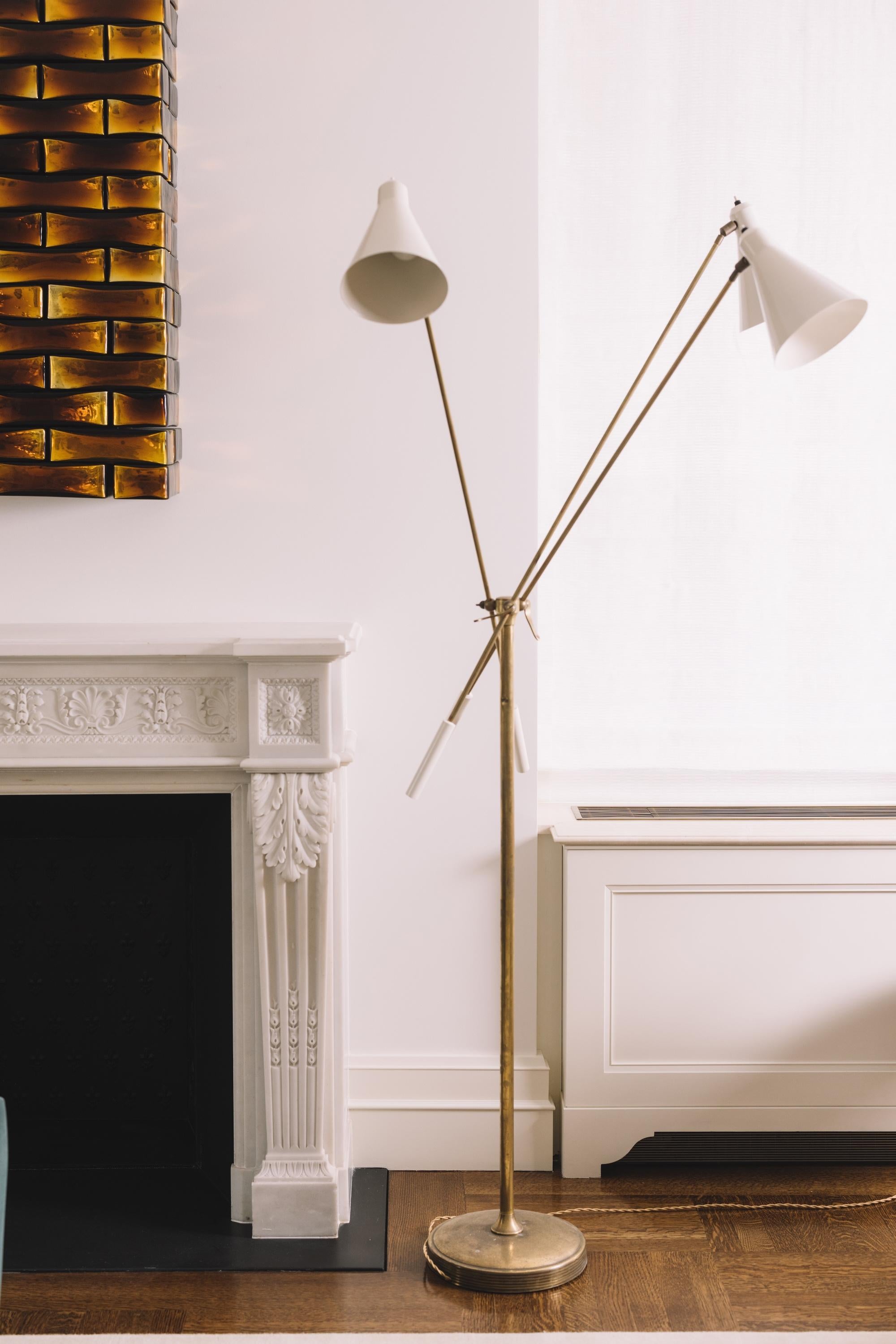 Three-Headed Floor Lamp, circa 1950s en Bastante bueno estado para la venta en New York, NY
