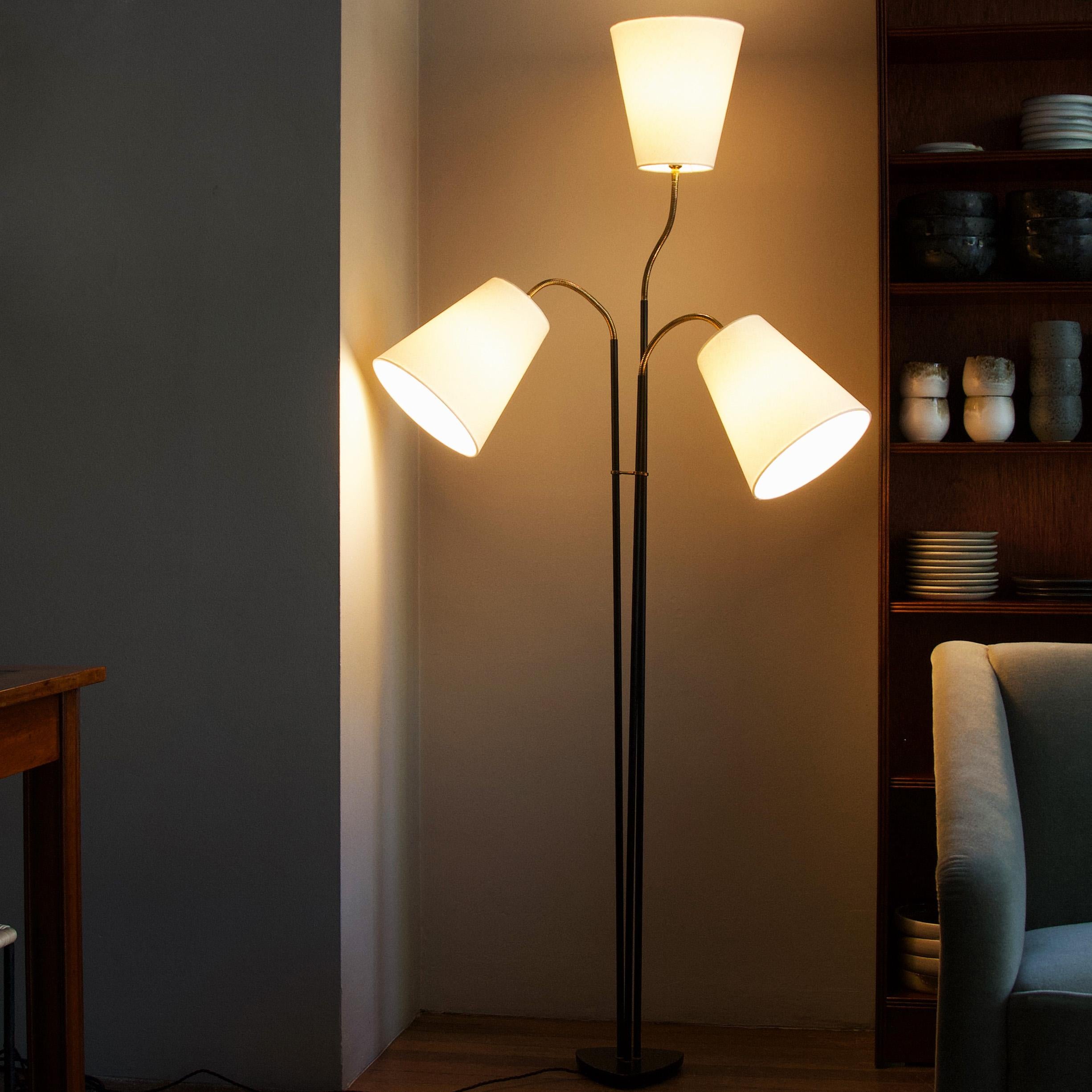 three headed lamp