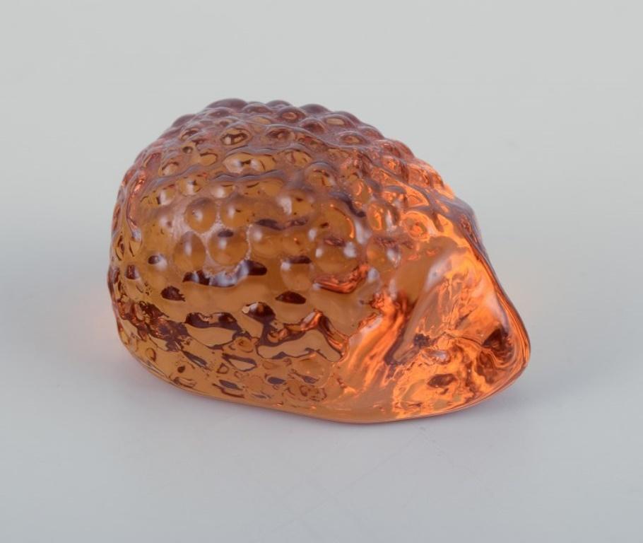 Three hedgehogs in art glass and metal.
From the late 1970s to early 1980s.
Clear and amber-colored glass.
In very good condition.
Hedgehog in amber-colored glass: L 4.5 cm x W 2.6 cm x H 2.5 cm.