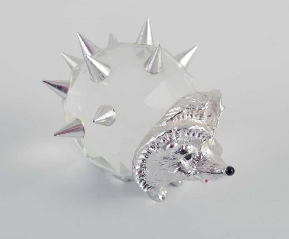 Art Glass Three hedgehogs in art glass and metal. 1970s/1980s. For Sale