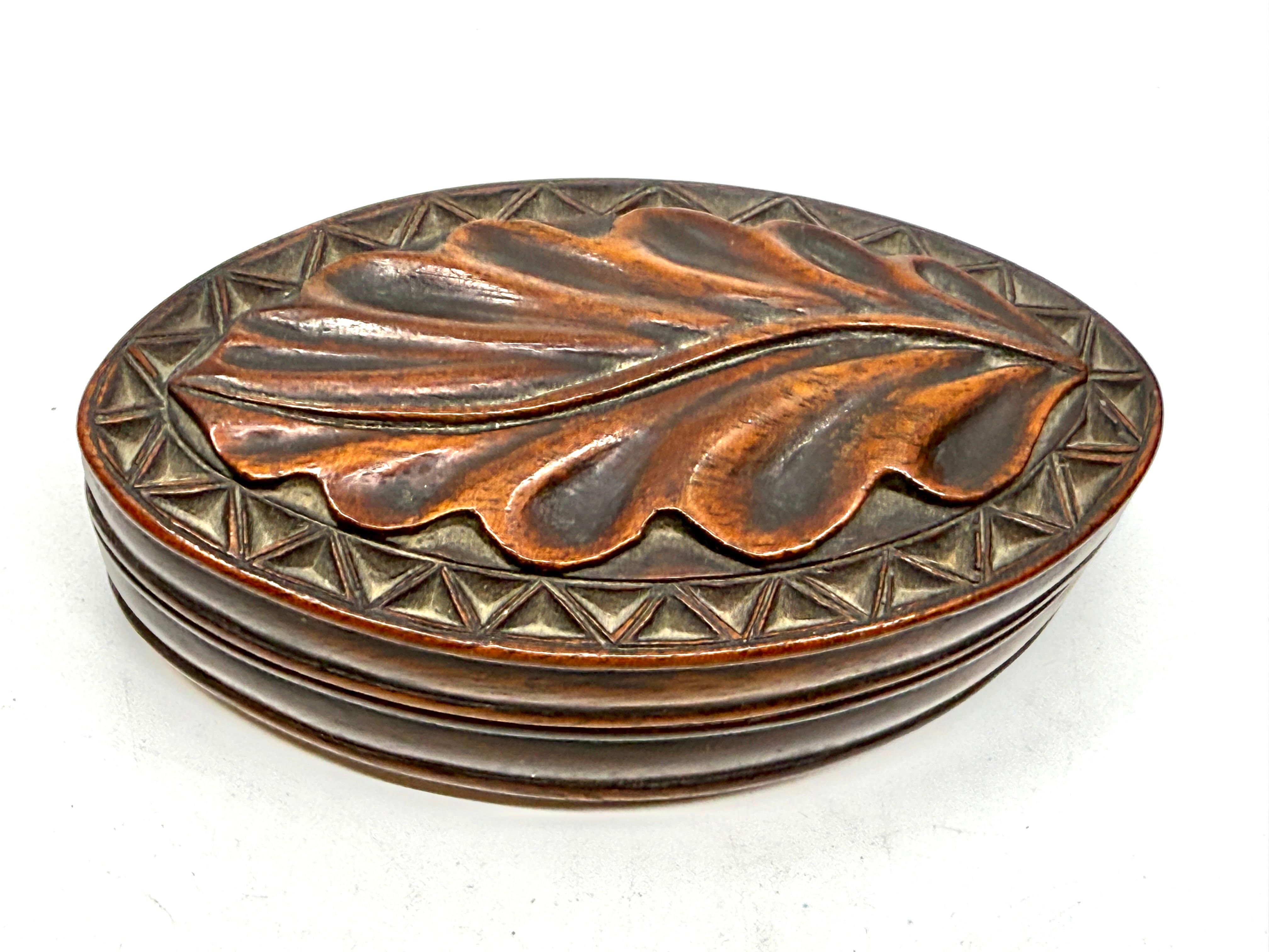 Three Horn, Silver and Wood Trinket or Snuff Boxes For Sale 8