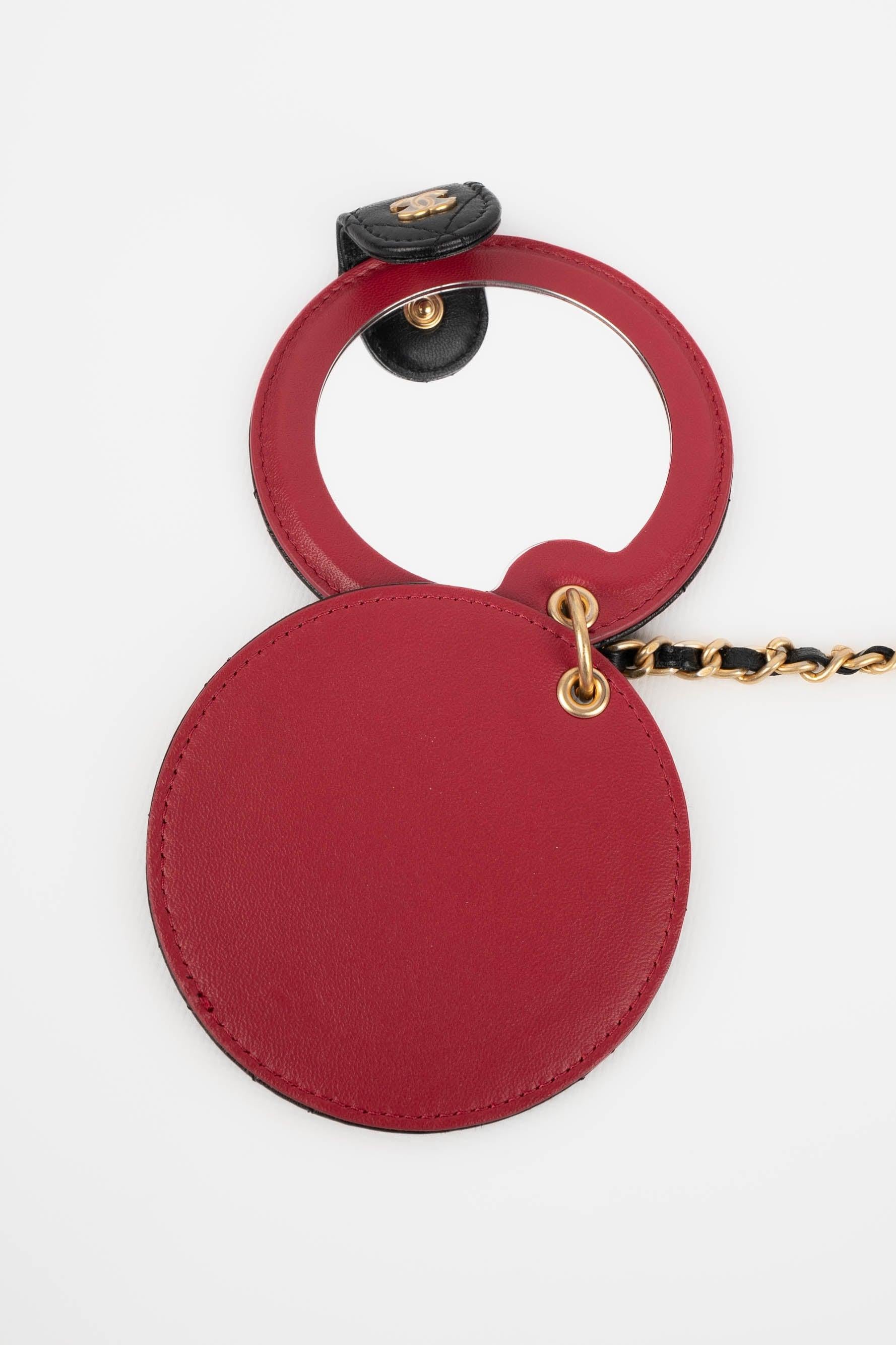 Chanel Bolso Pulsera Tres en Uno, Colección 2021 6