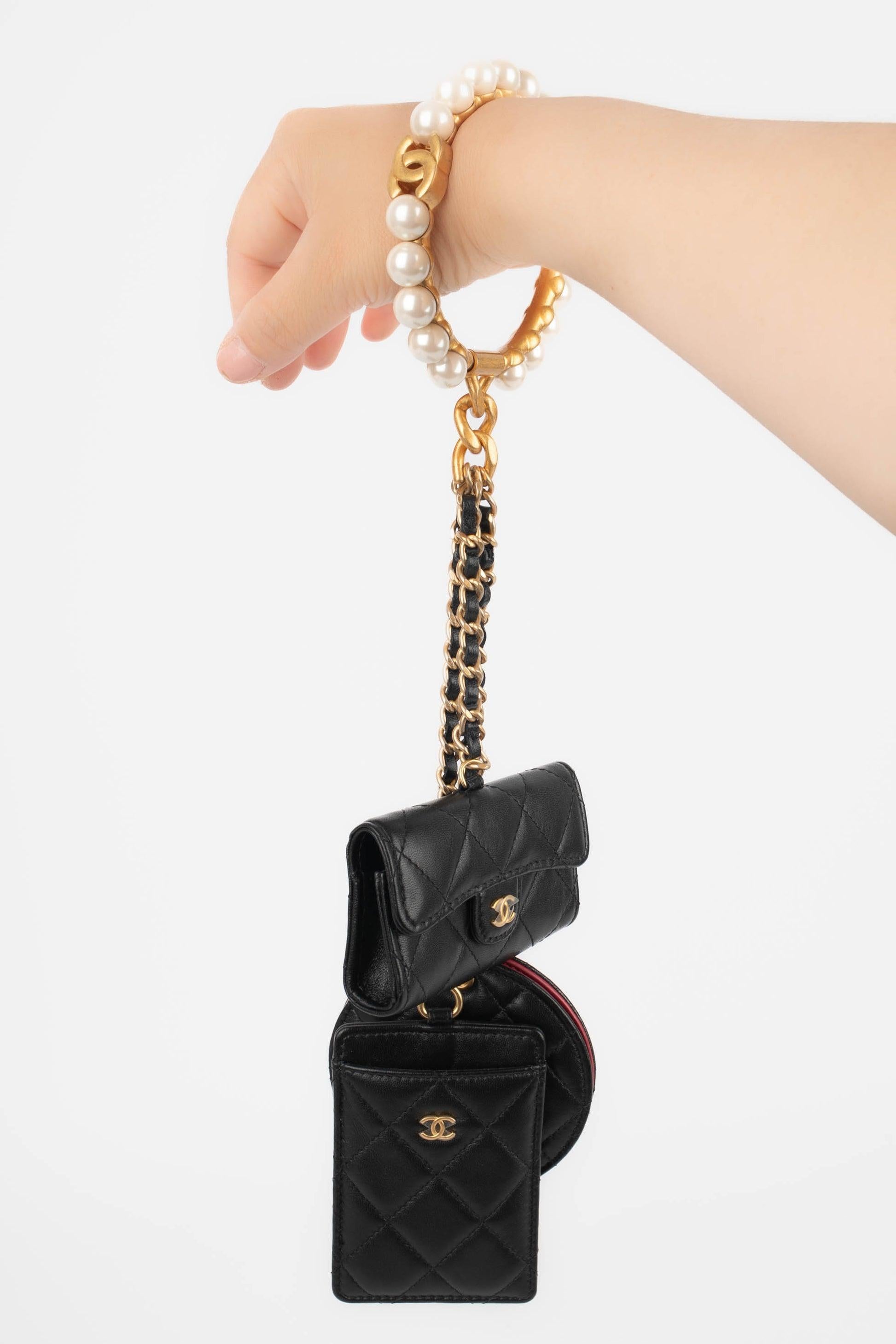 Chanel Bolso Pulsera Tres en Uno, Colección 2021 8